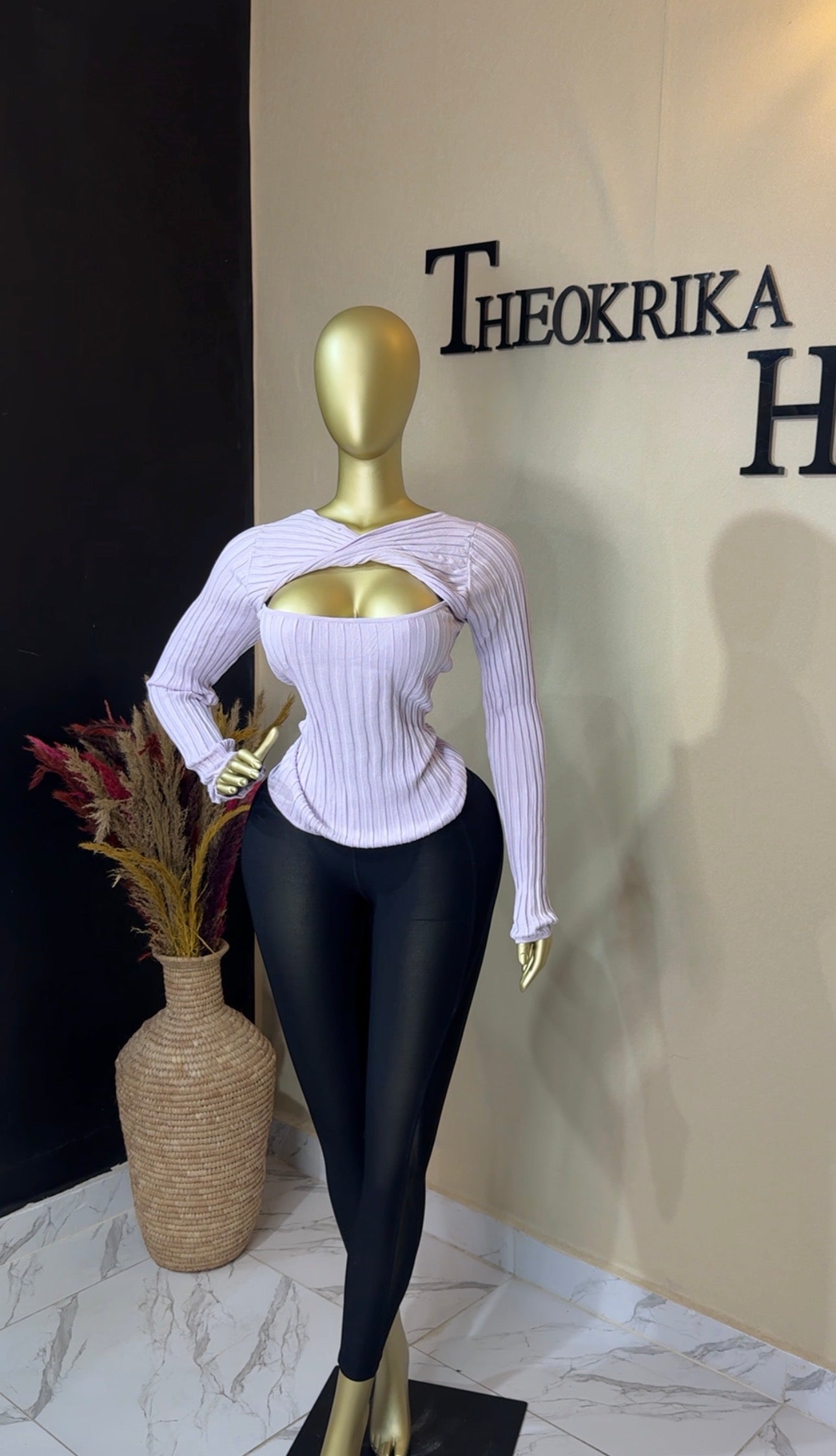Knitted sweater Size 16/18/20