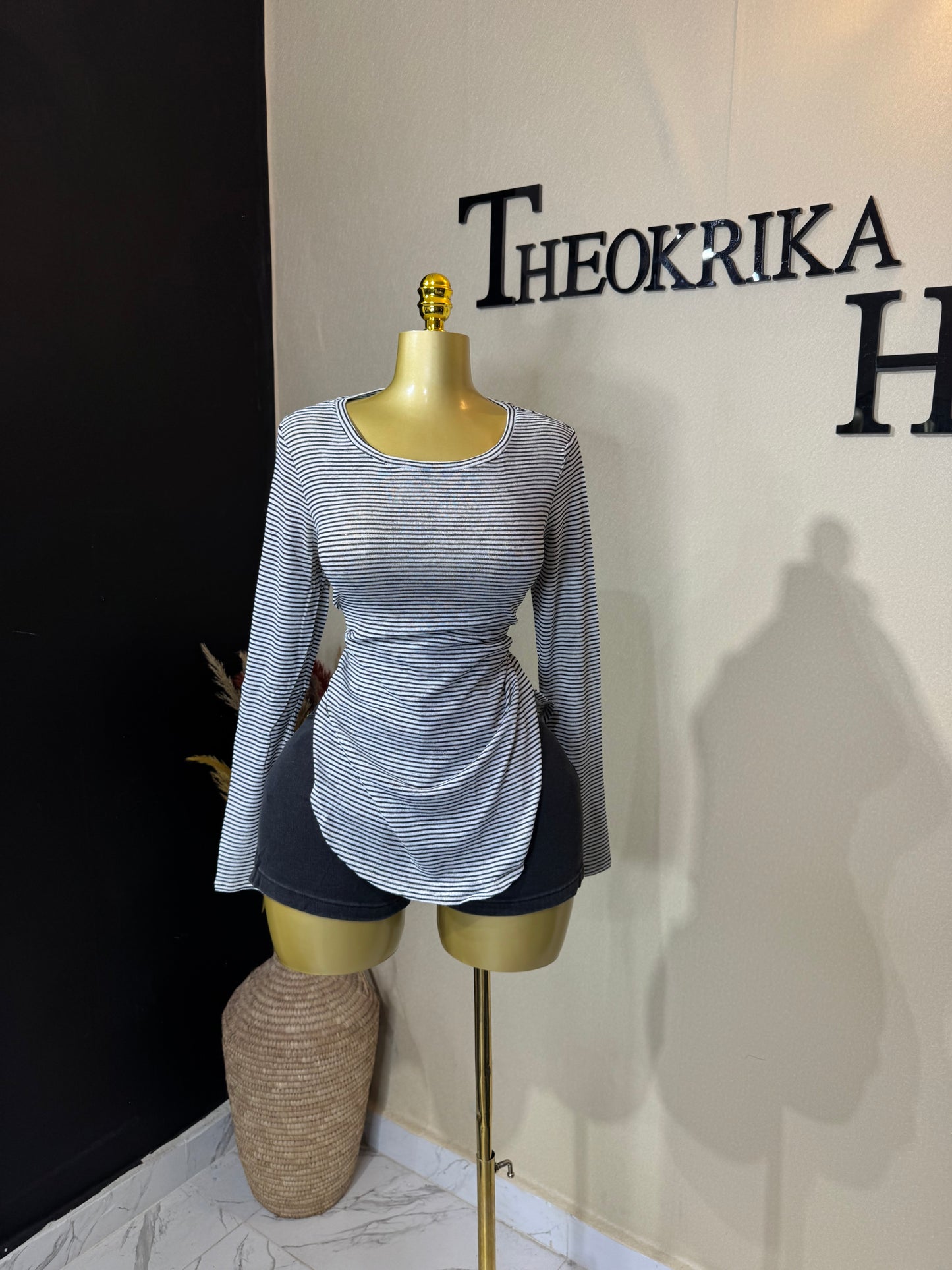 Knitted long sleeve Size 10/12