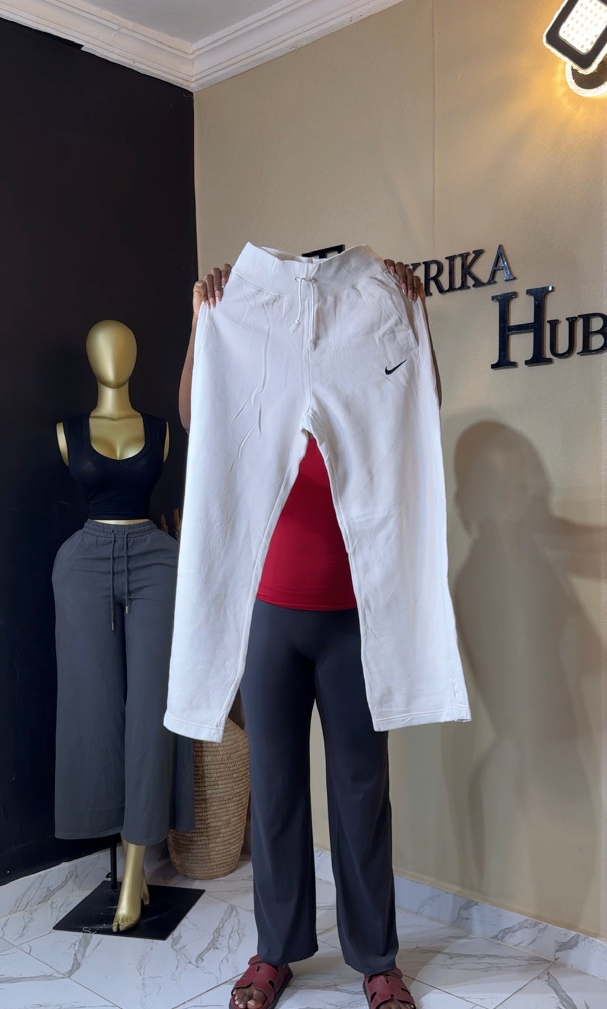 Sweatpants size 8 L41