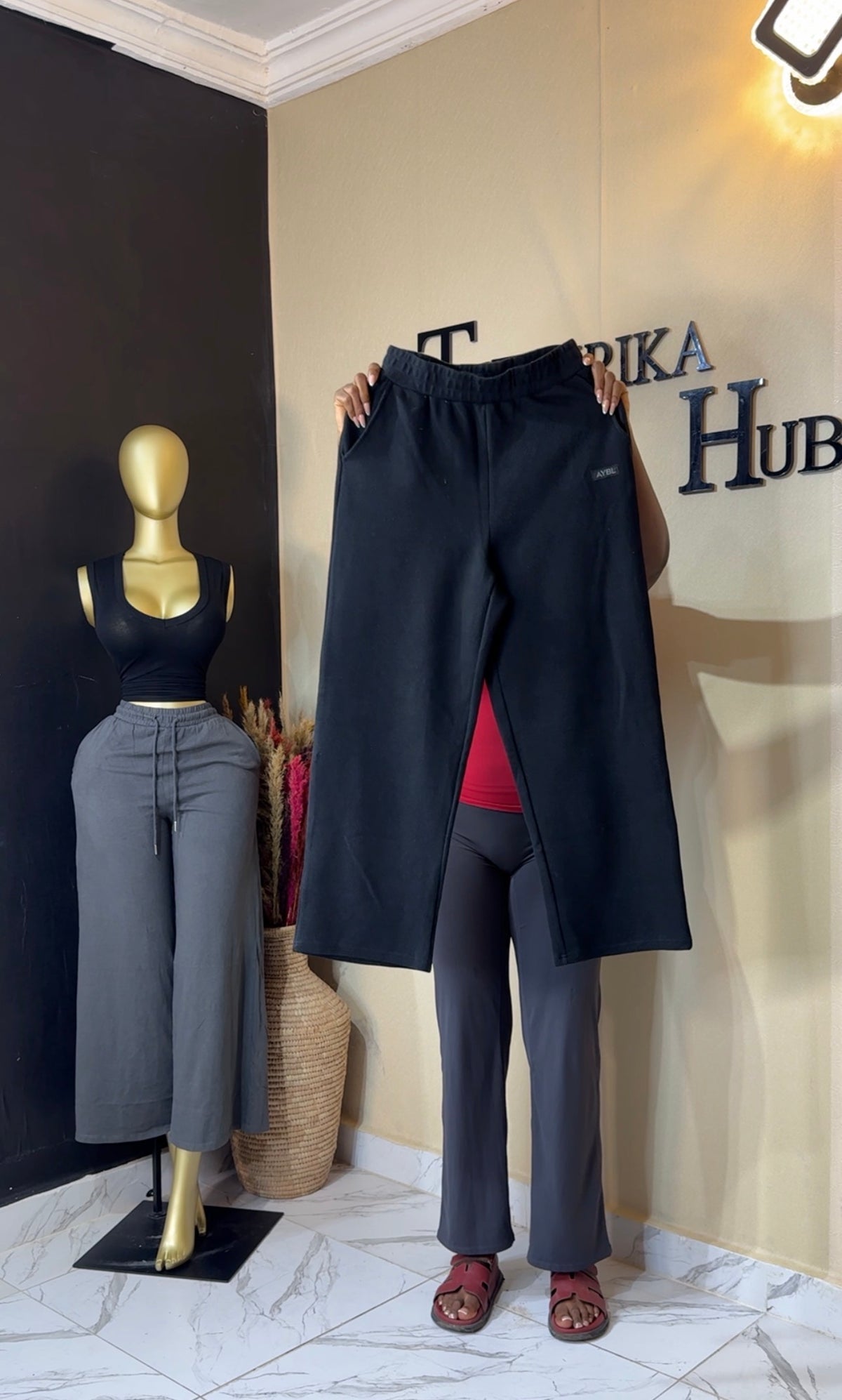 Sweatpant size 8/10/12/14 L44
