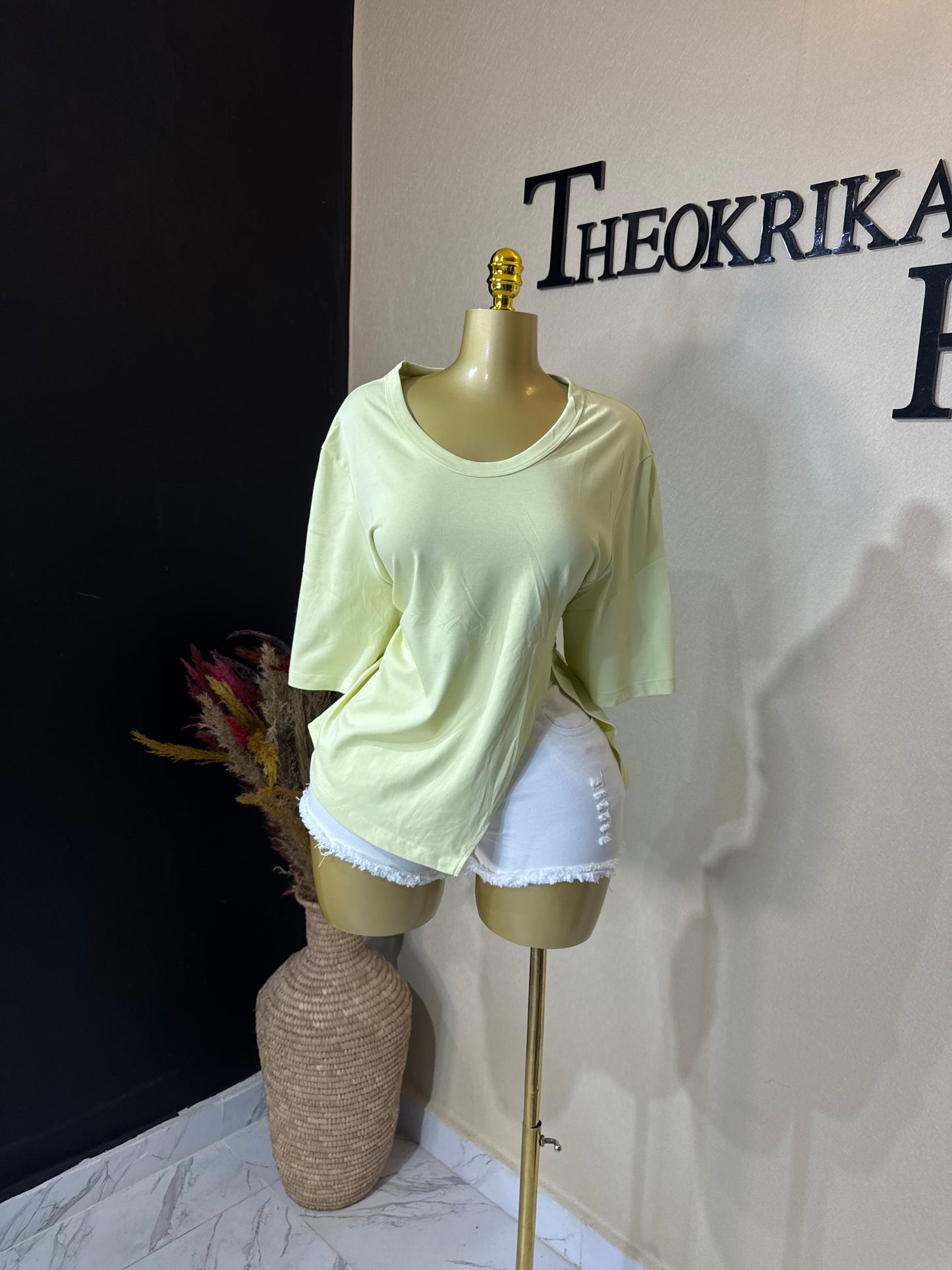 Roundneck cutout top size 18/20/22