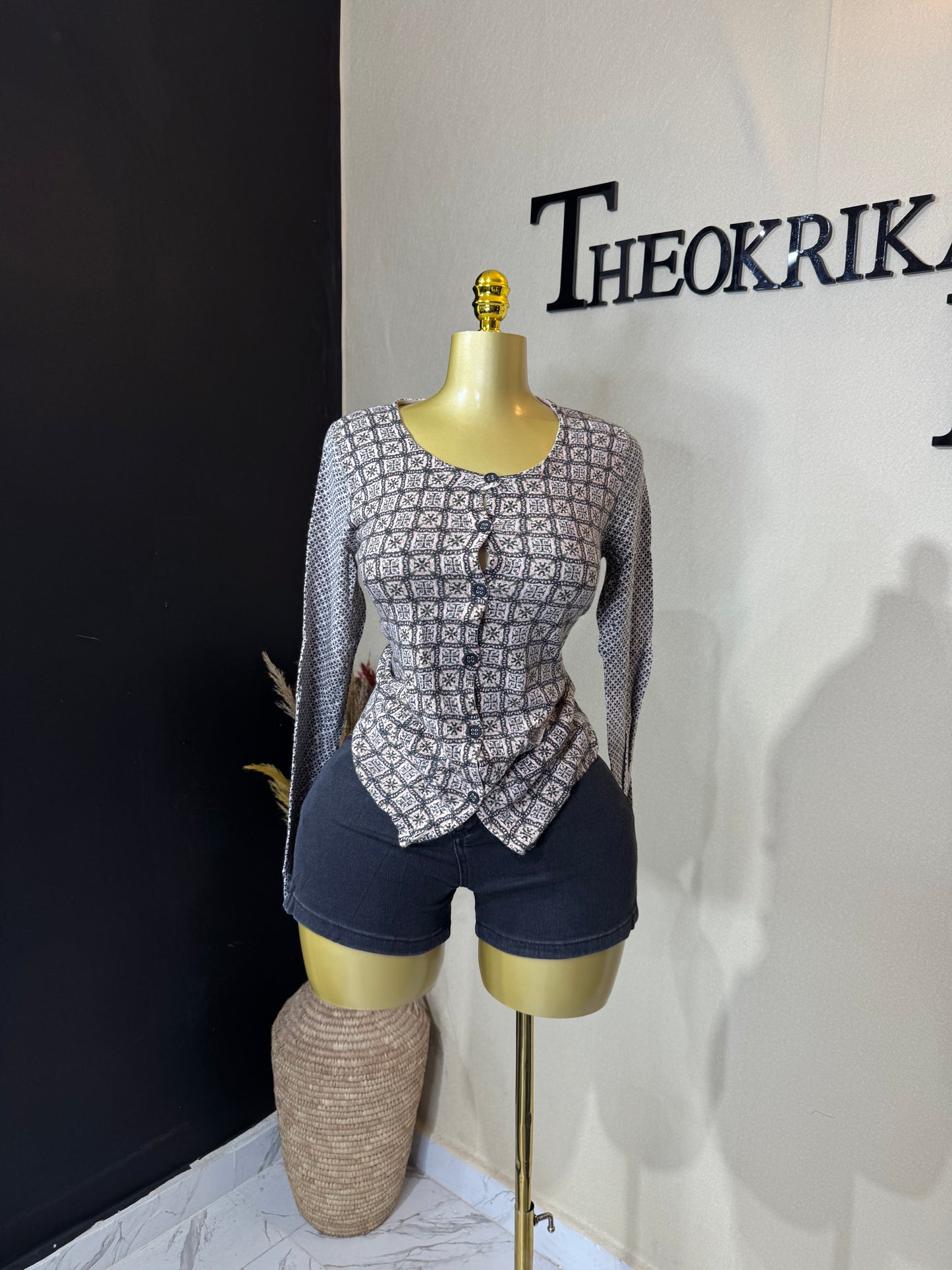 Knitted long sleeve Size 8/10