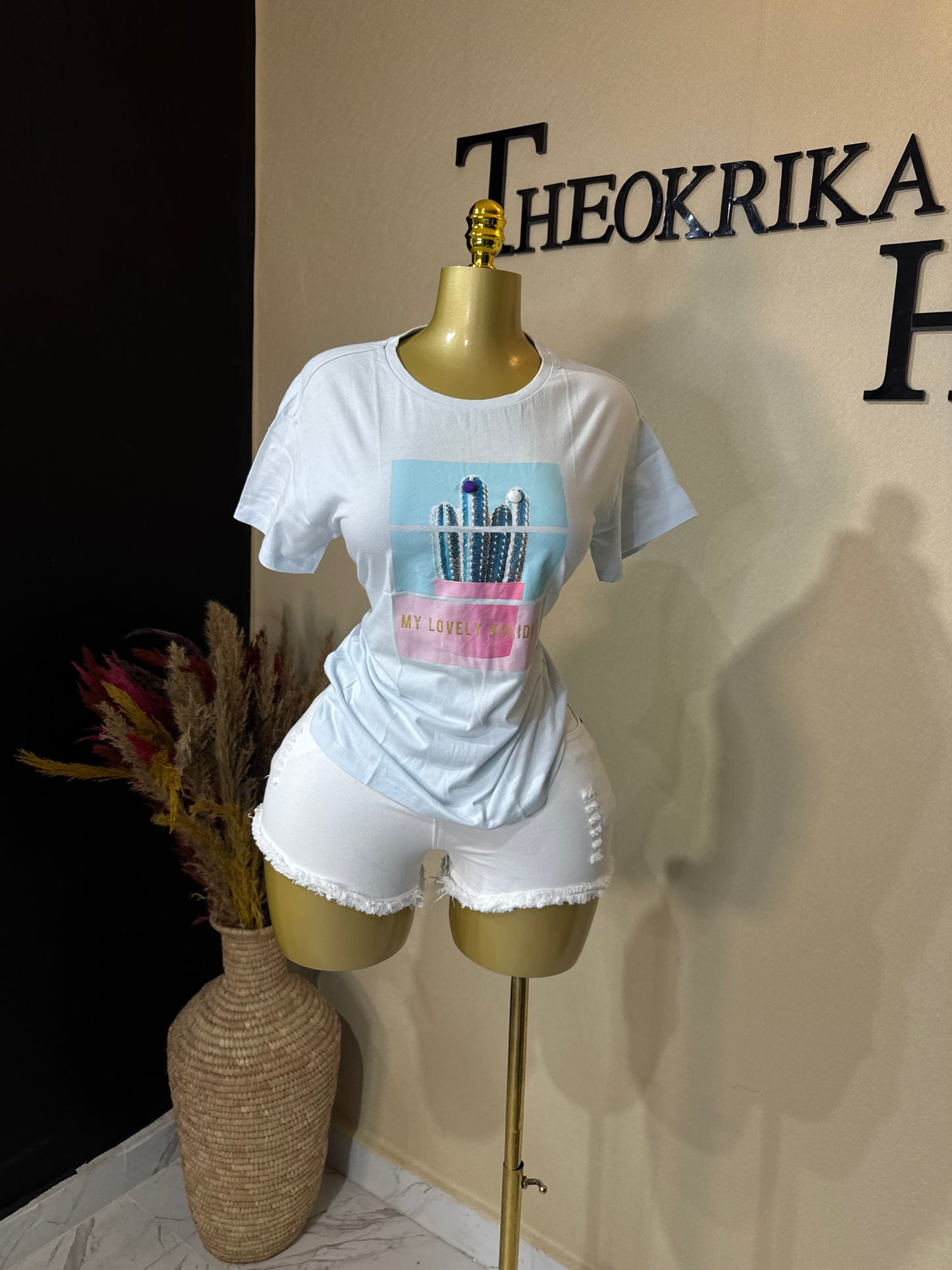 Roundneck top size 6/8