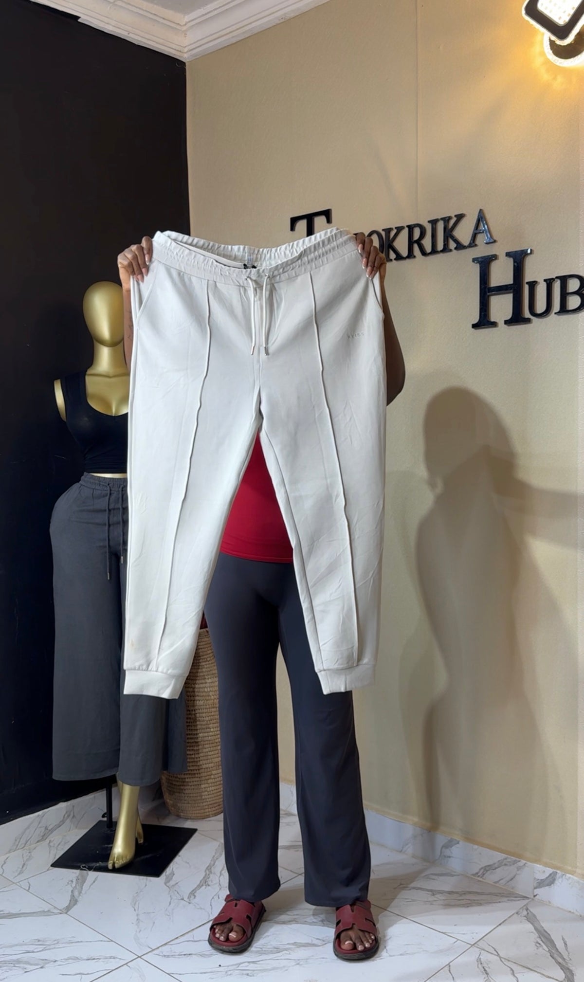 Joggers size 20/22/24 L44