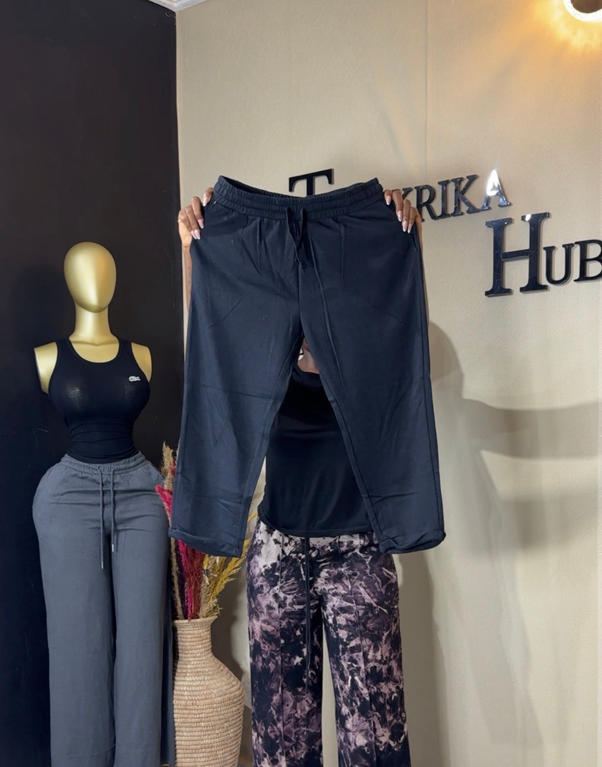 Three quarter Sweatpant size 10/12 L33