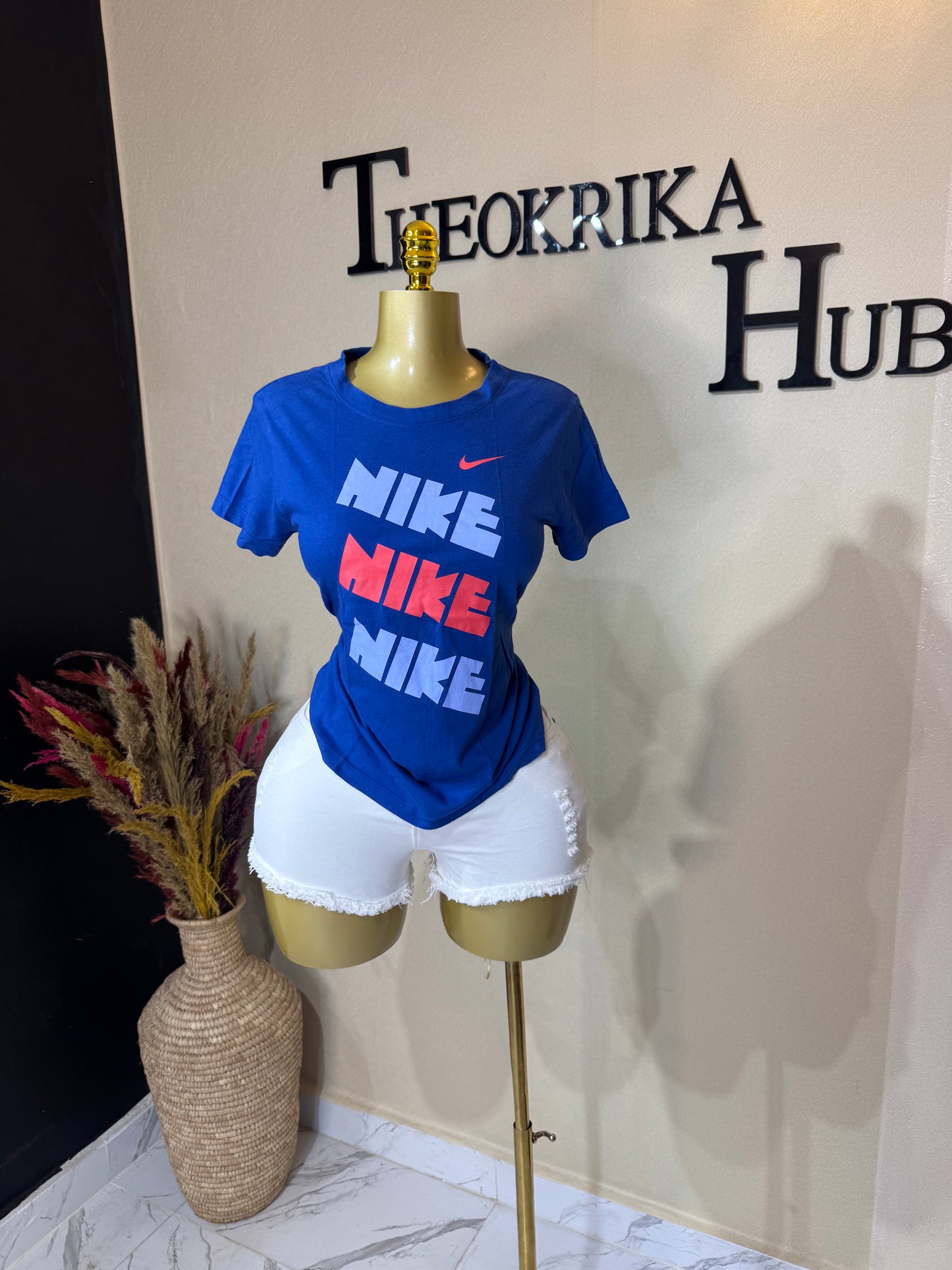 Roundneck top size 4/6