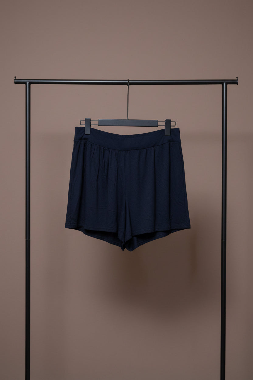 Lounge short size 16/18/20