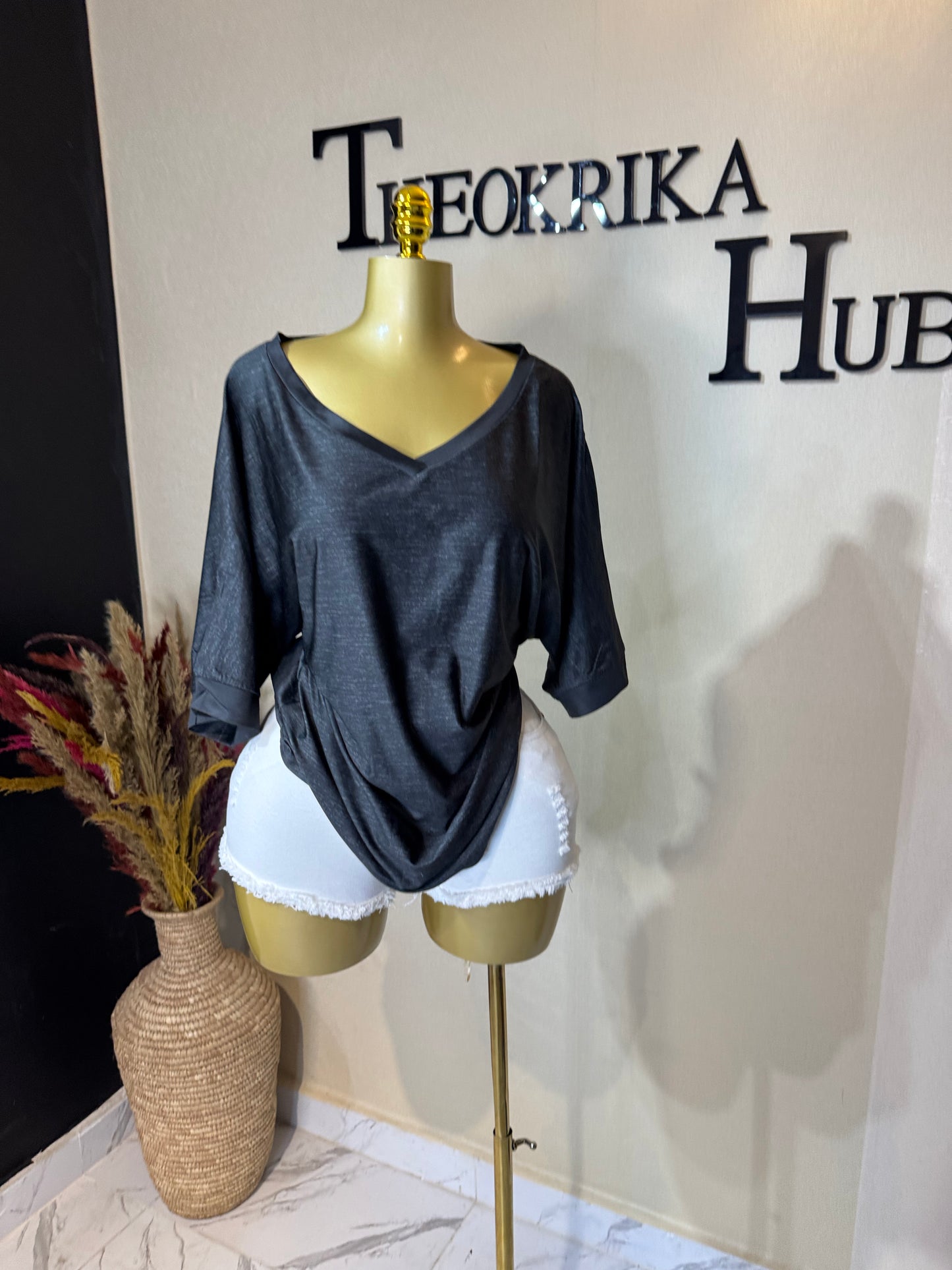 Vneck too size 18/20/22/24