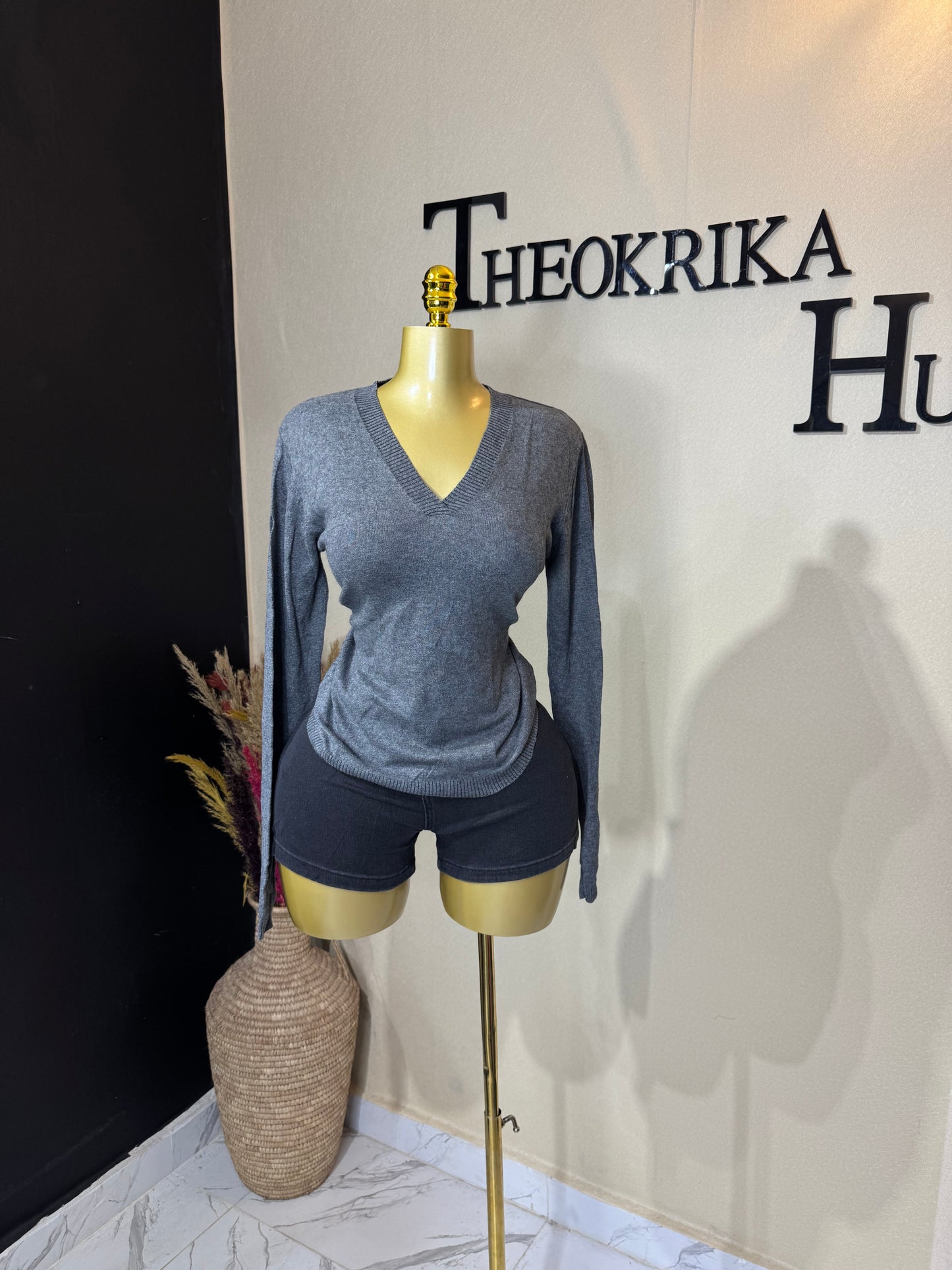 Knitted sweater size 10/12