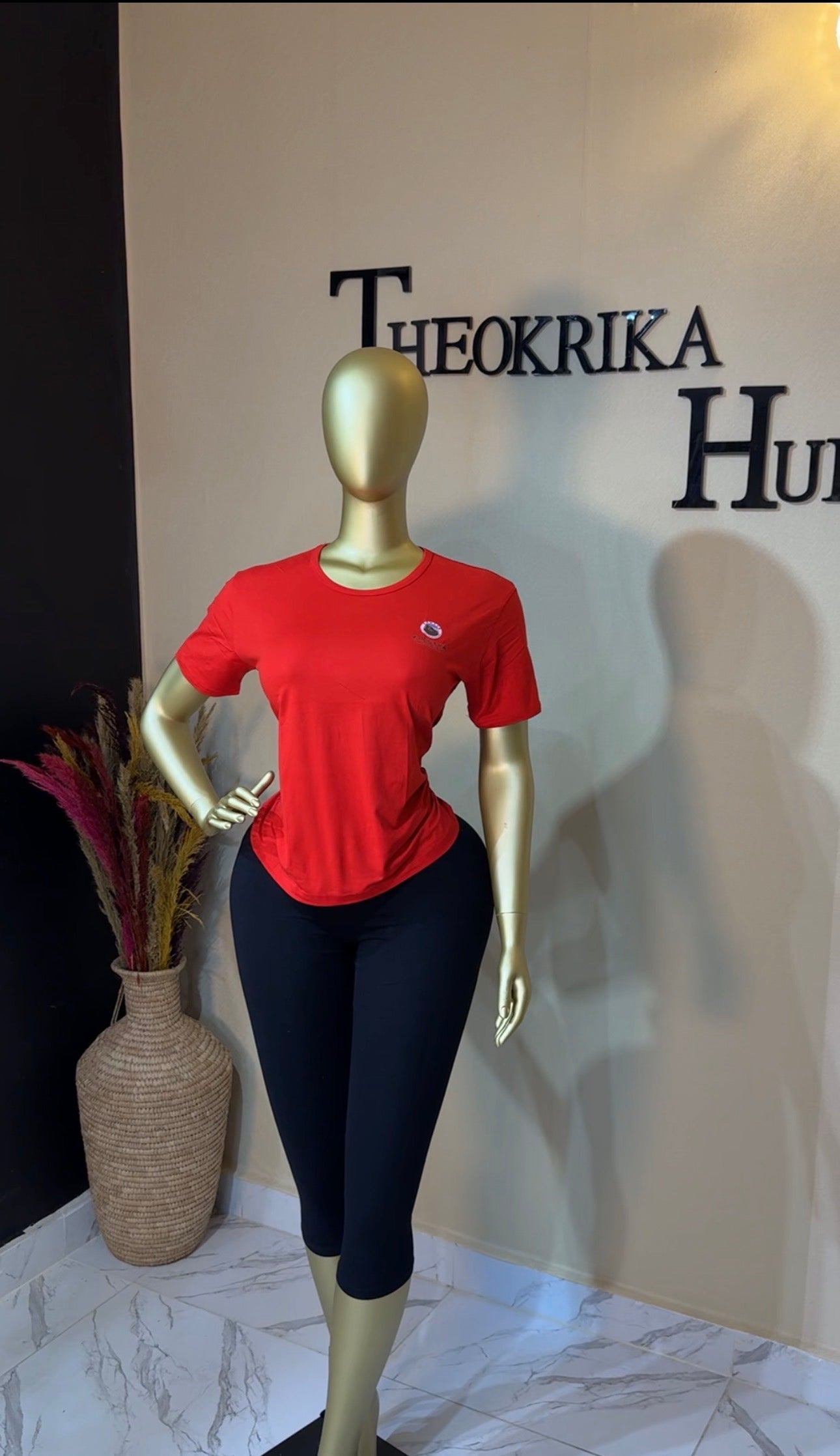 Roundneck top size 8/10