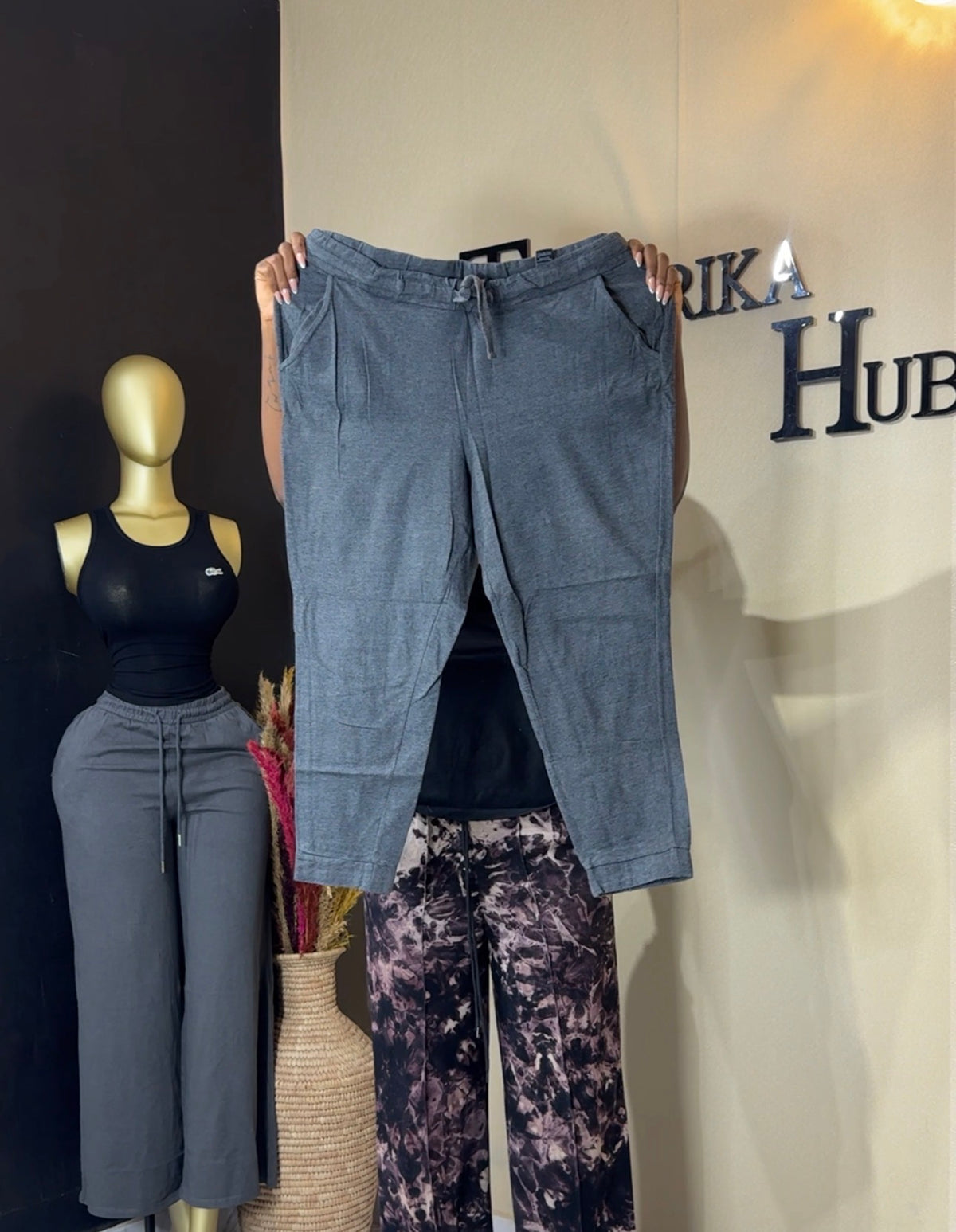 Joggers size 18/20 L-39
