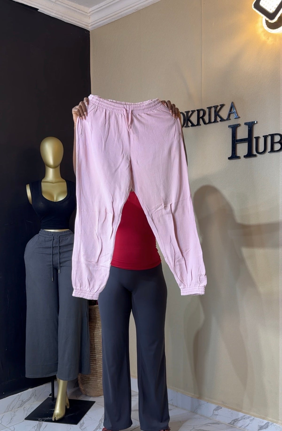 Joggers size 8 L39