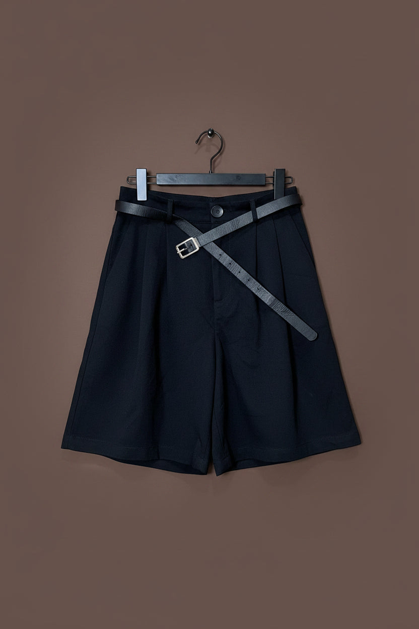 Tailored short size 6/8/10 (no belt)