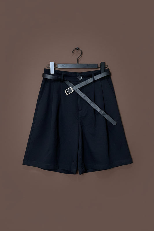 Tailored short size 6/8/10 (no belt)