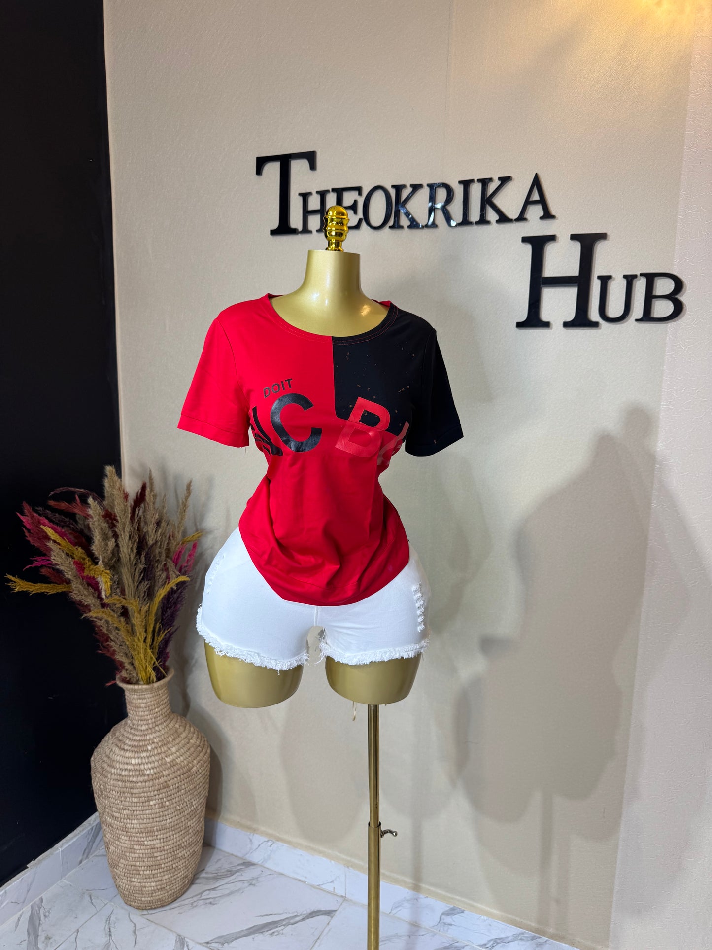 Roundneck top size 8/10