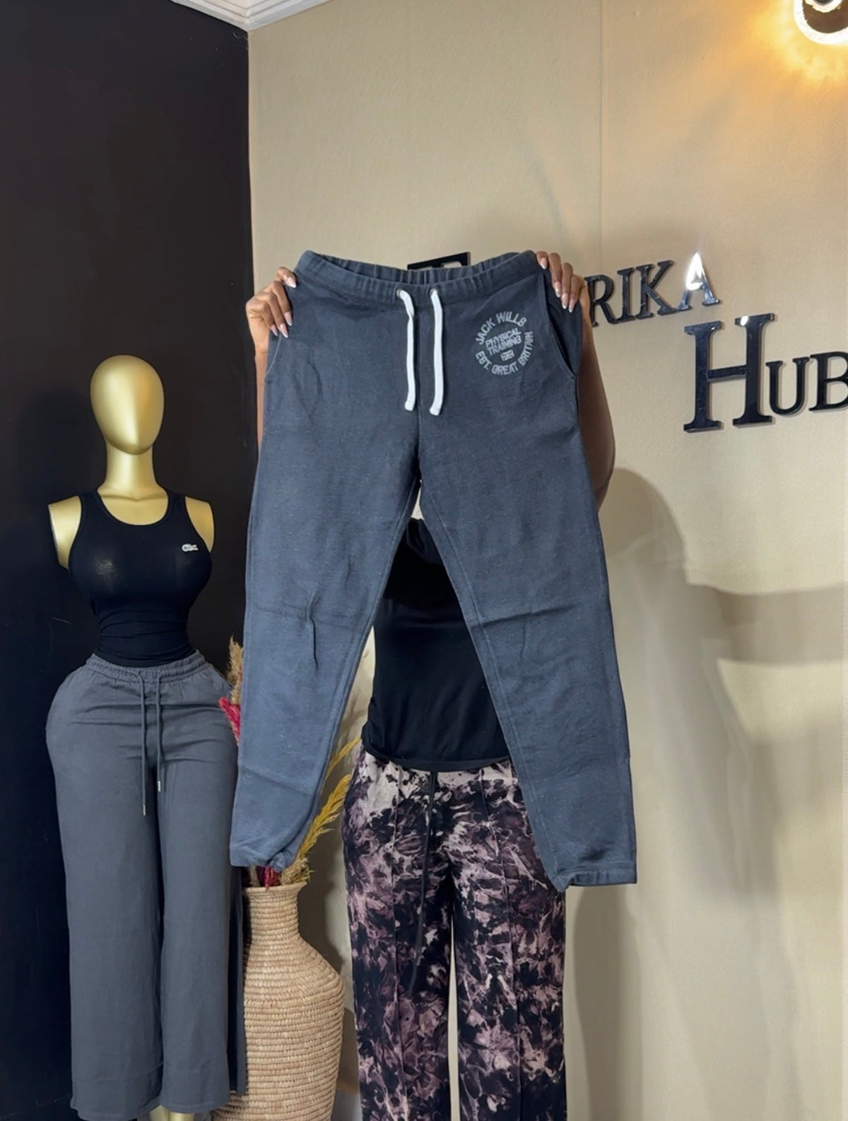 Joggers size 12 L-42