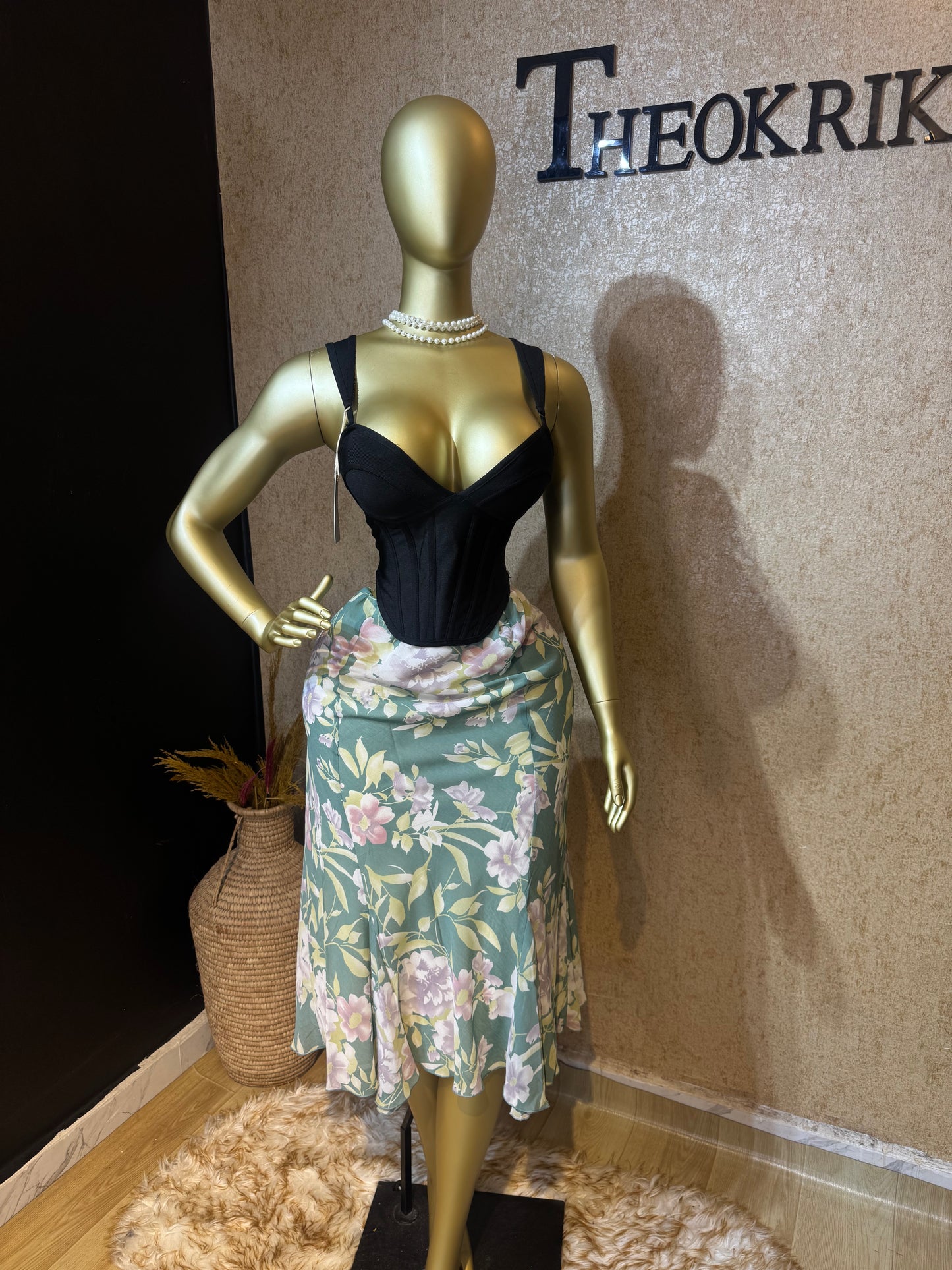 Maxi poly skirt size 16