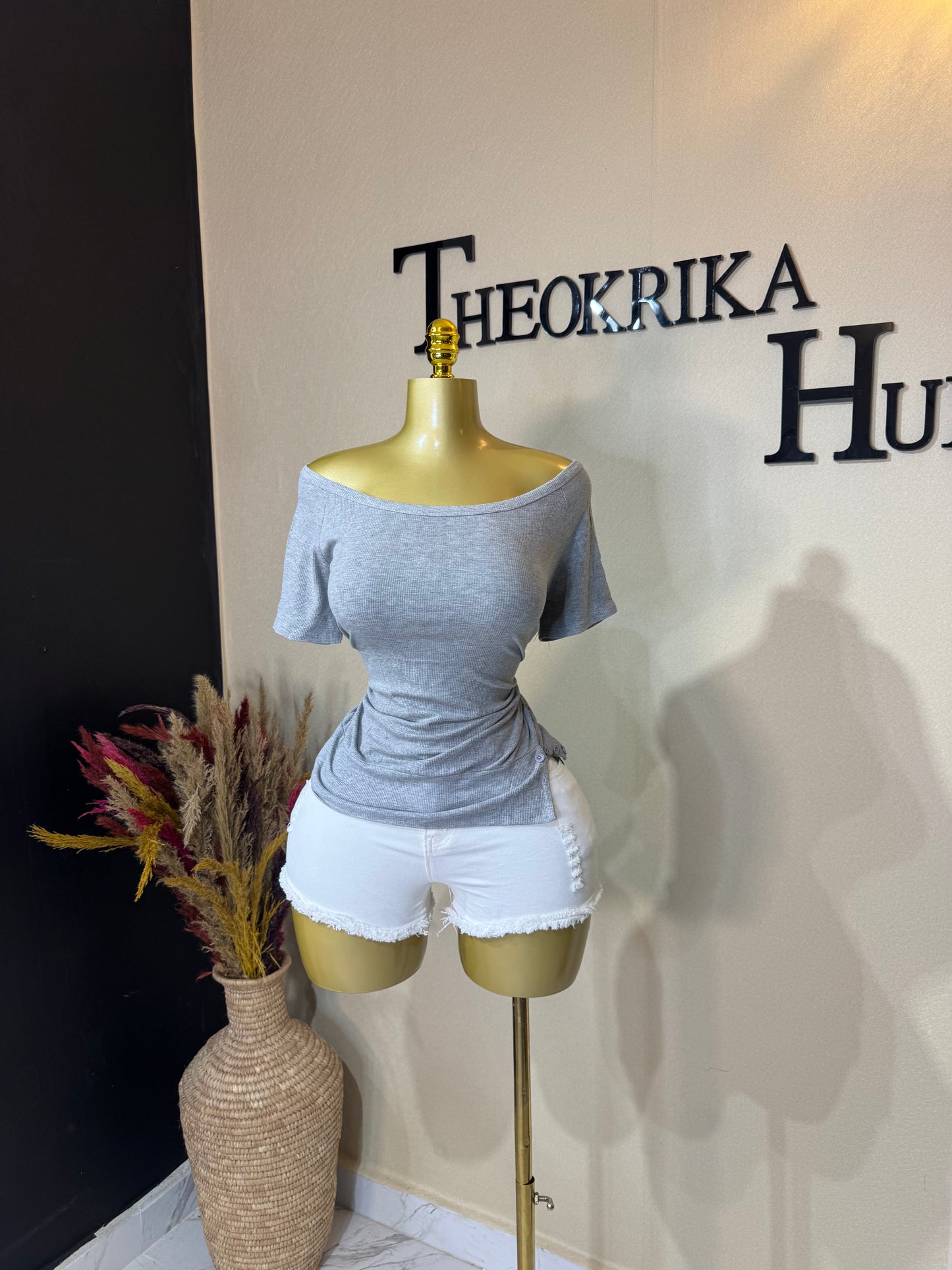 Off shoulder basic top size 16/18