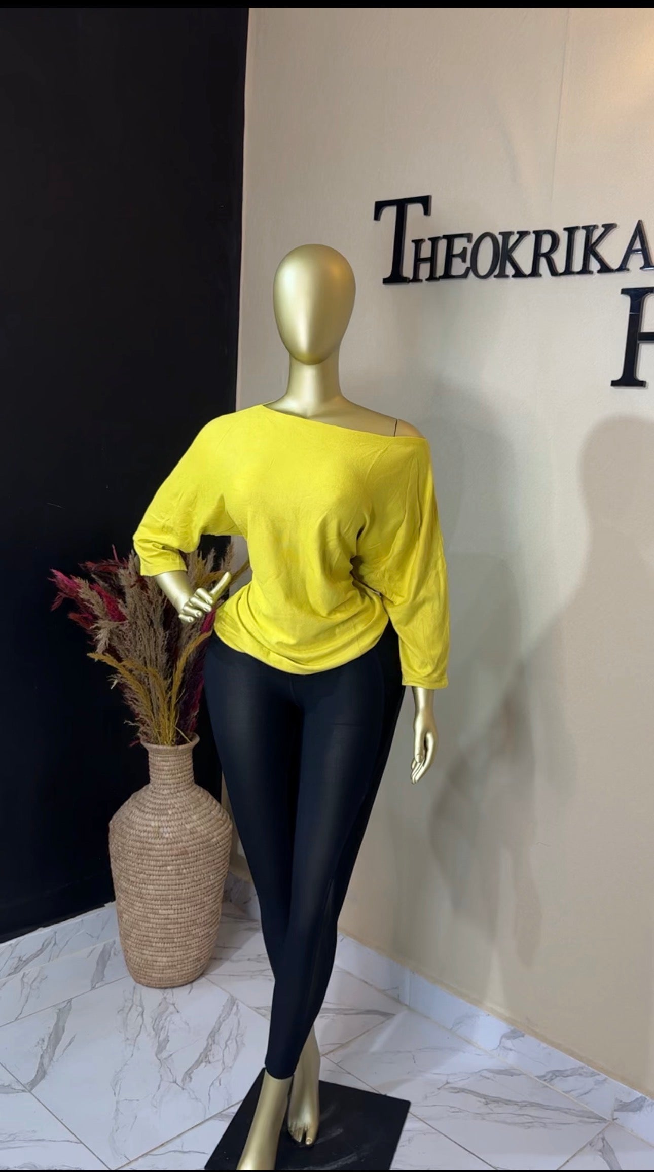 Knitted sweater Size 14/16/18