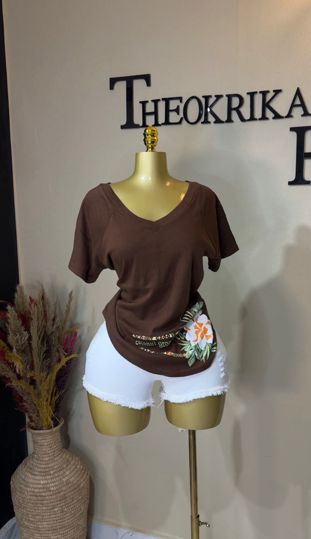 Vneck top size 14/16