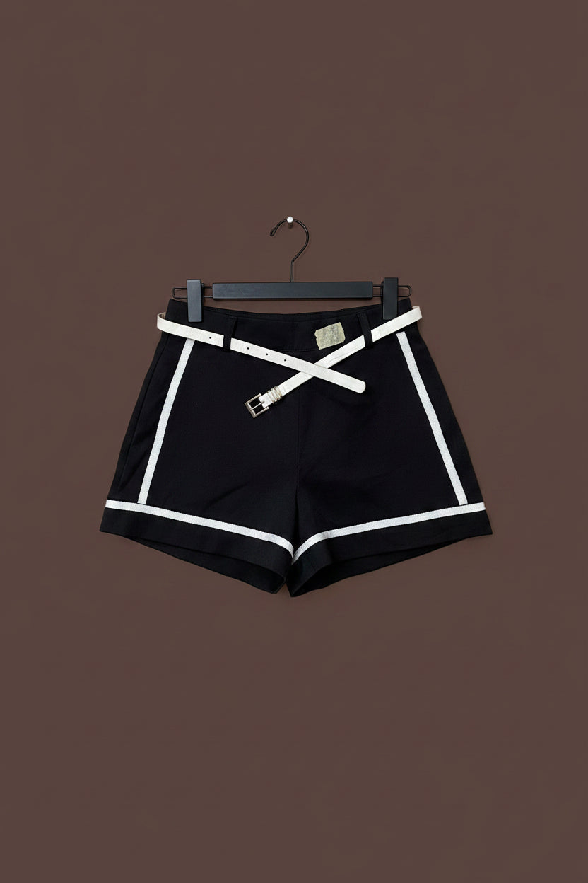 Tailored short size 6 (no belt)