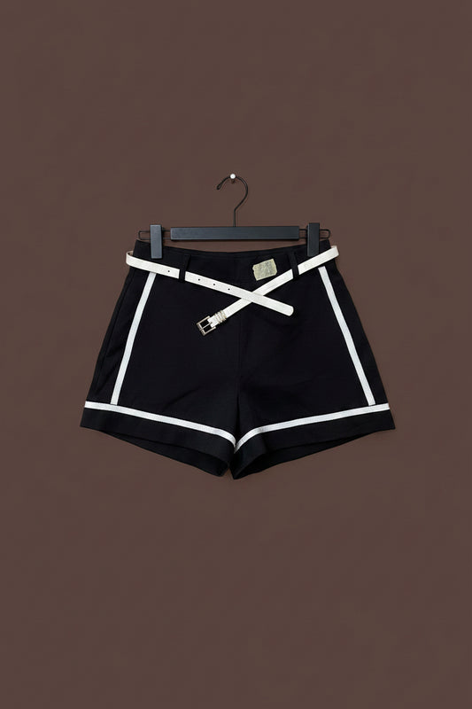 Tailored short size 6 (no belt)