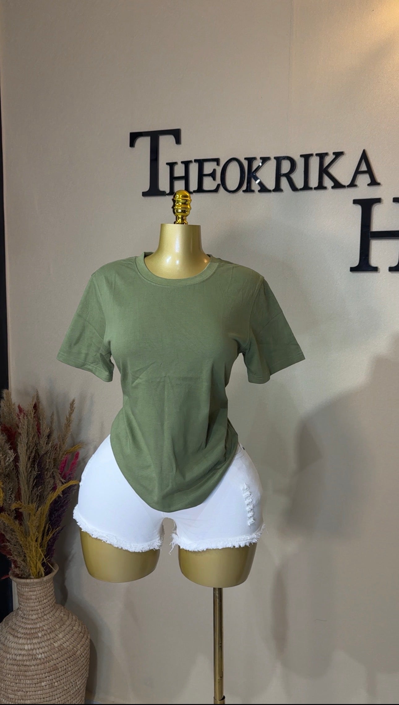 Plain tshirt size 8/10