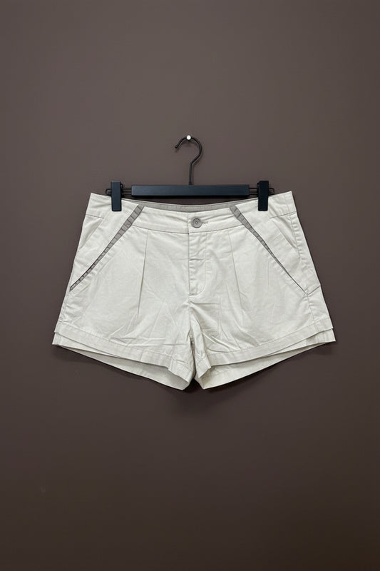 Tailored short size 8