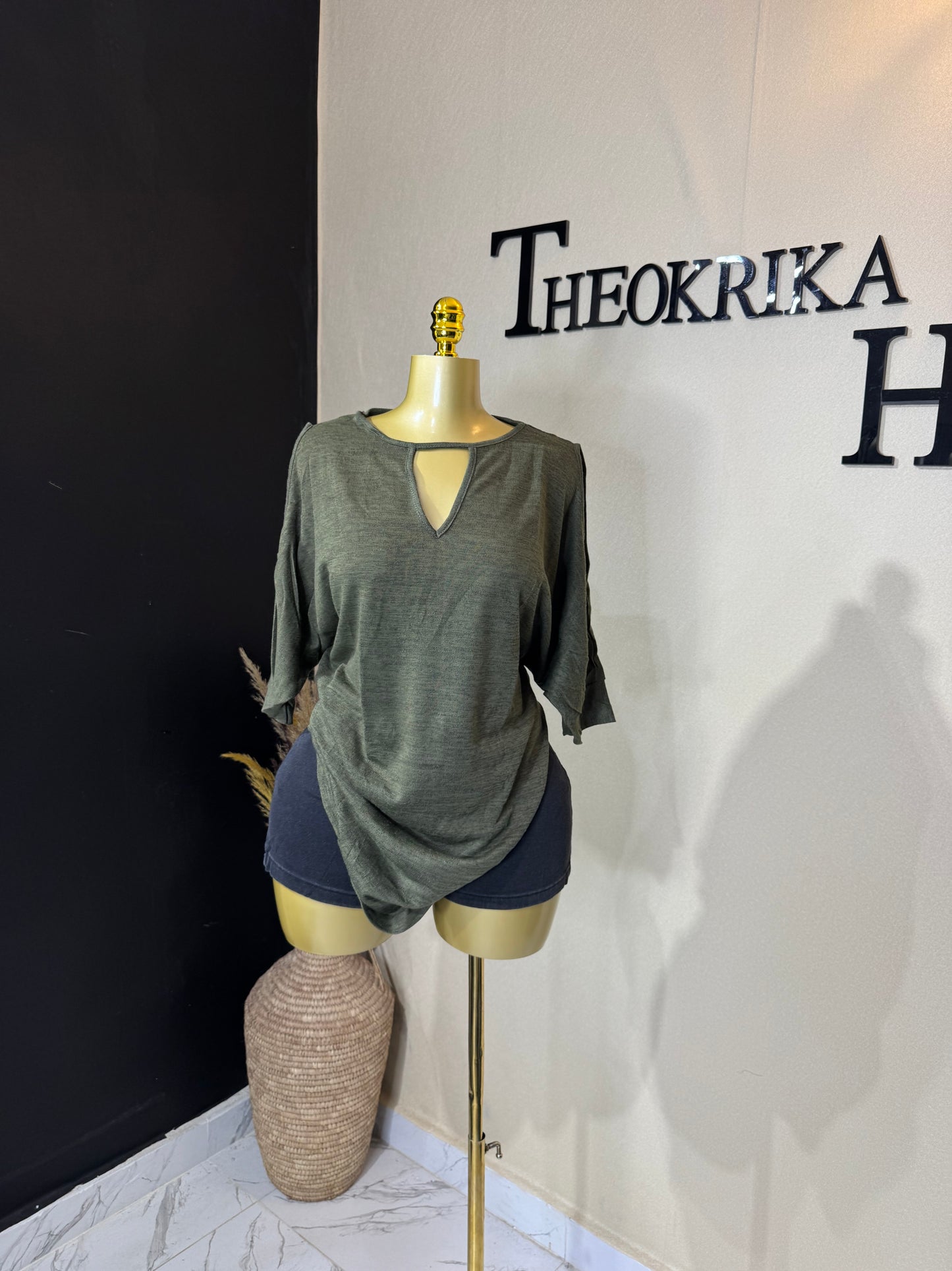 Knitted top size 18