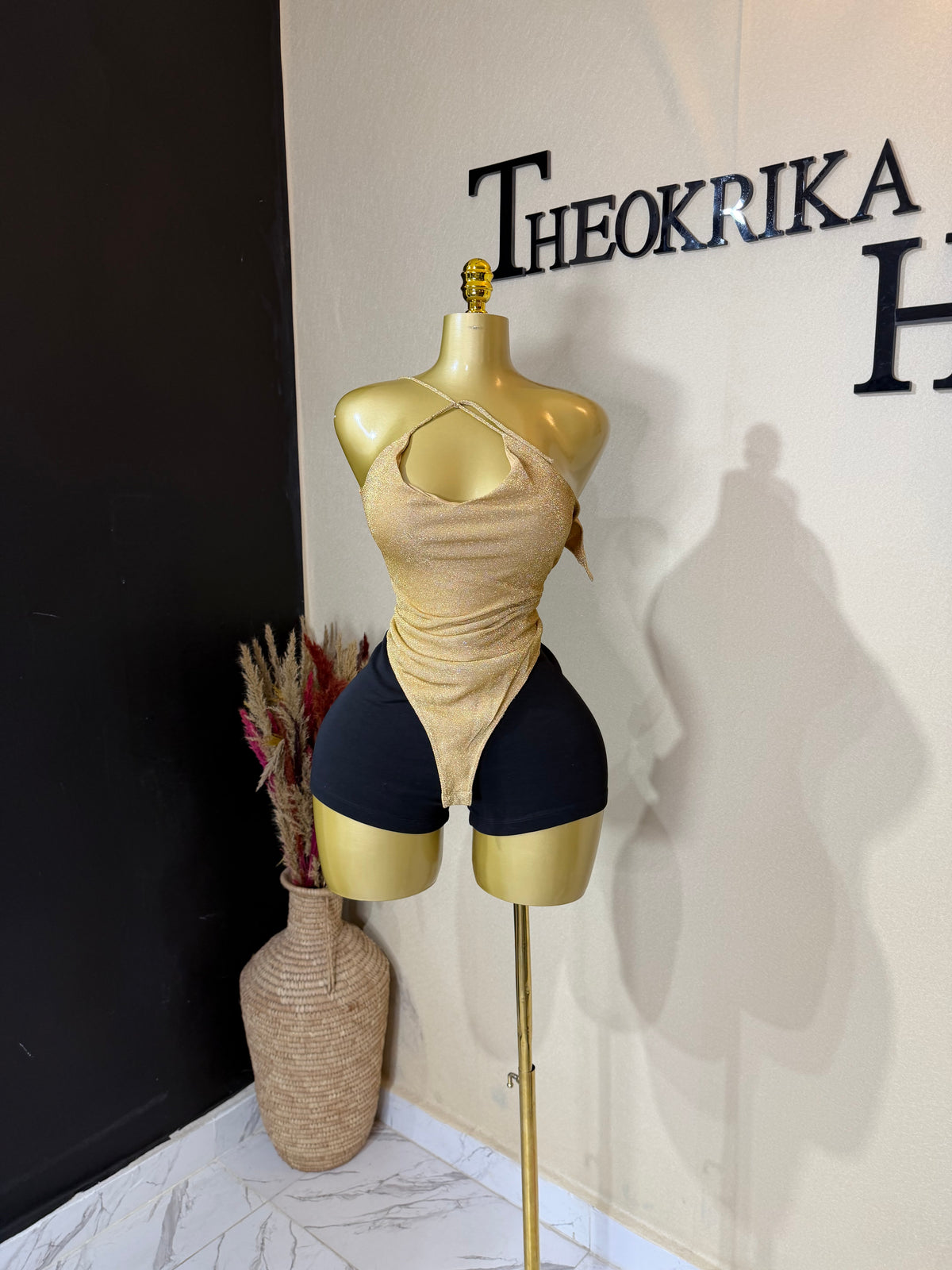 Bodysuit size 4/6