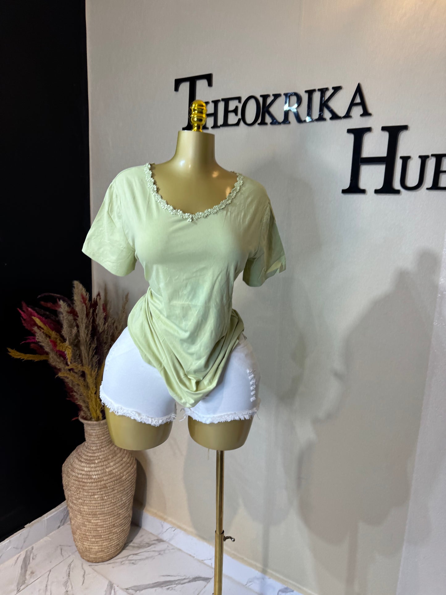 Roundneck top size 10/12