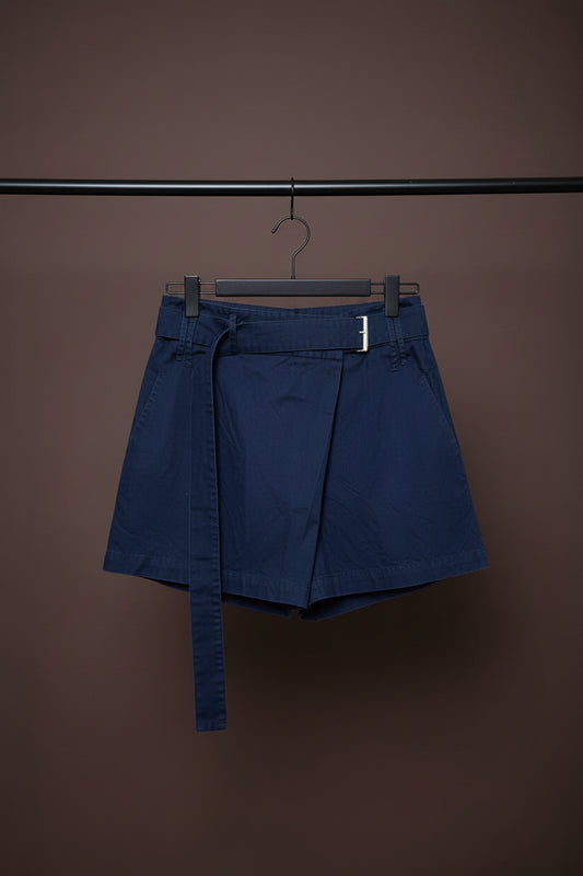 Tailored short size 6/8