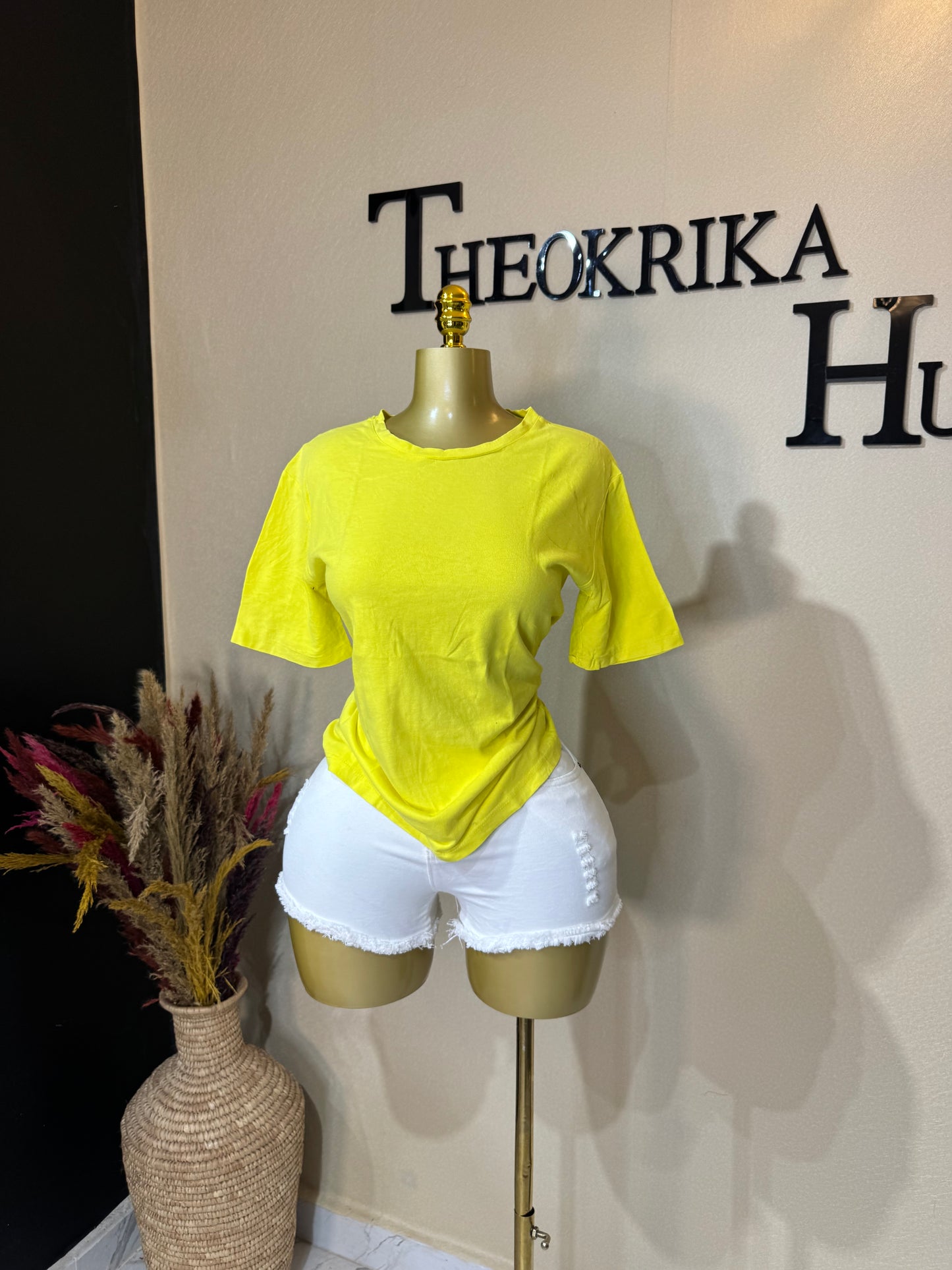 Plain tshirt size 8