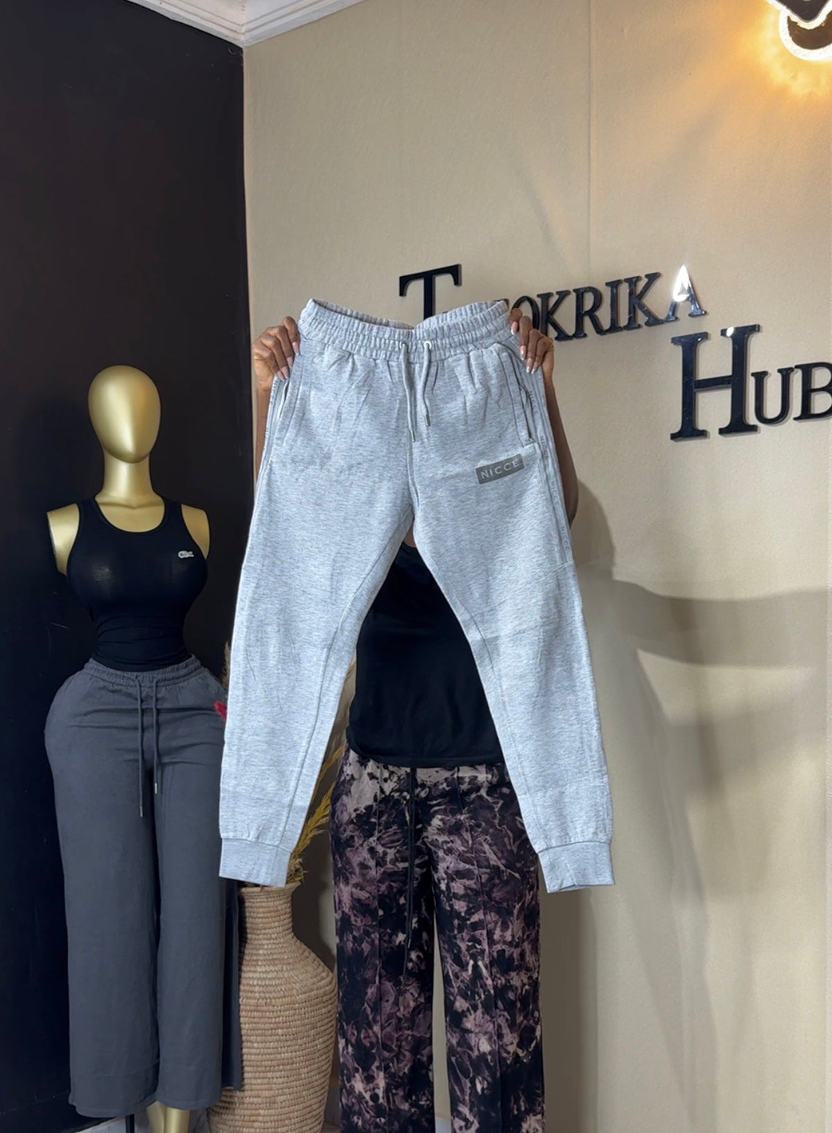 Joggers size 8 L39.5