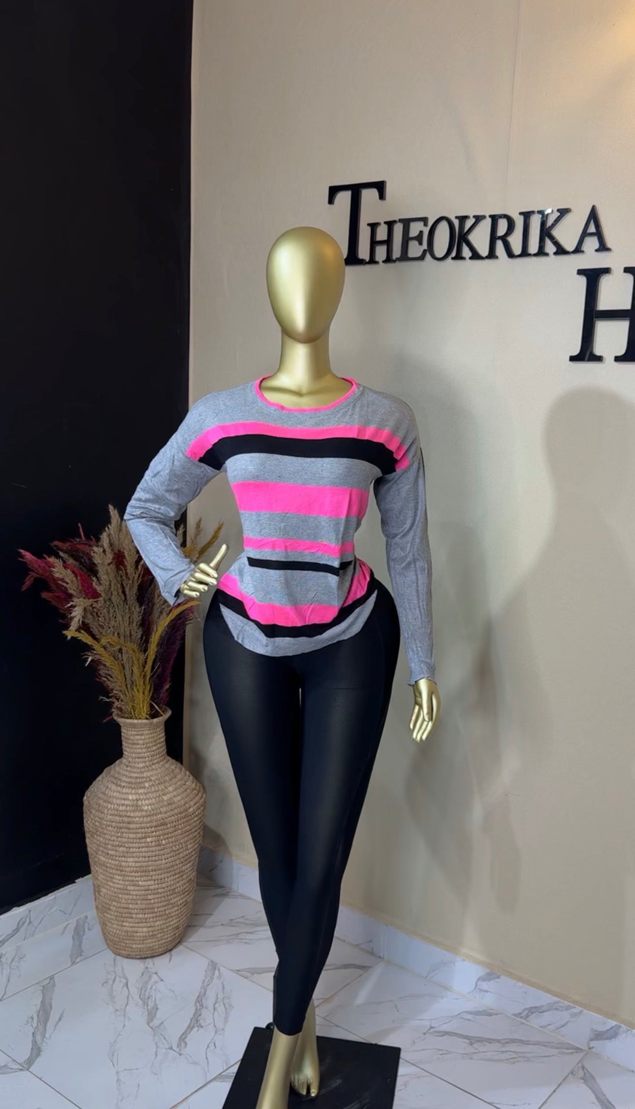 Knitted long sleeve Size 10/12
