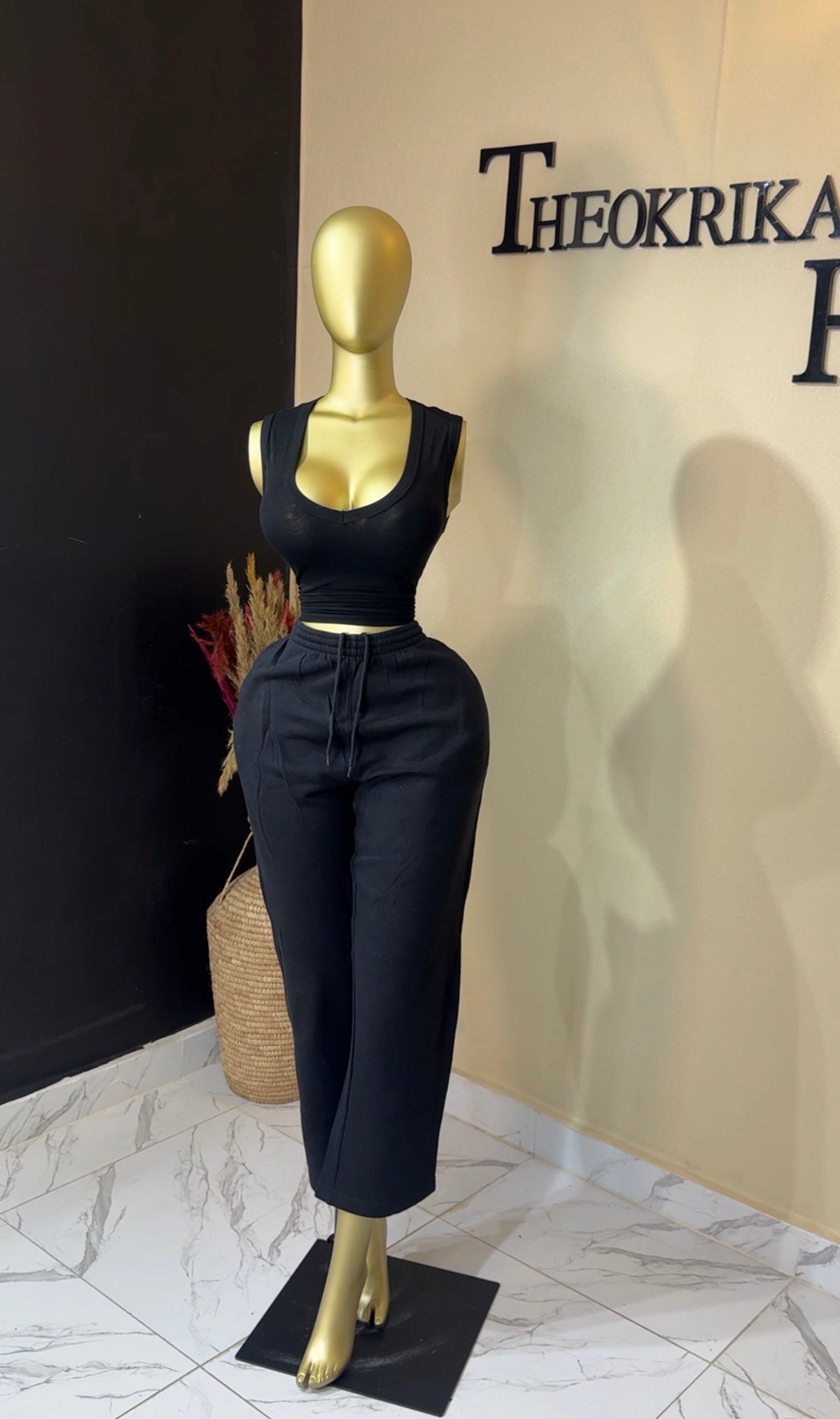 Sweatpant size 16/18/20 L43