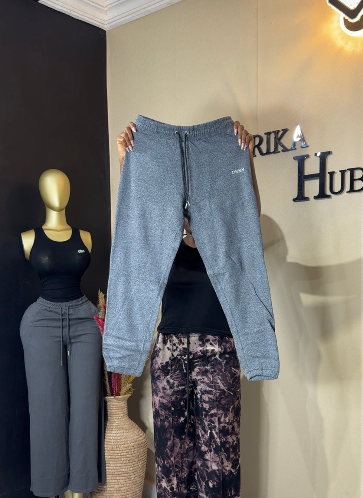Joggers size 10/12 L-41
