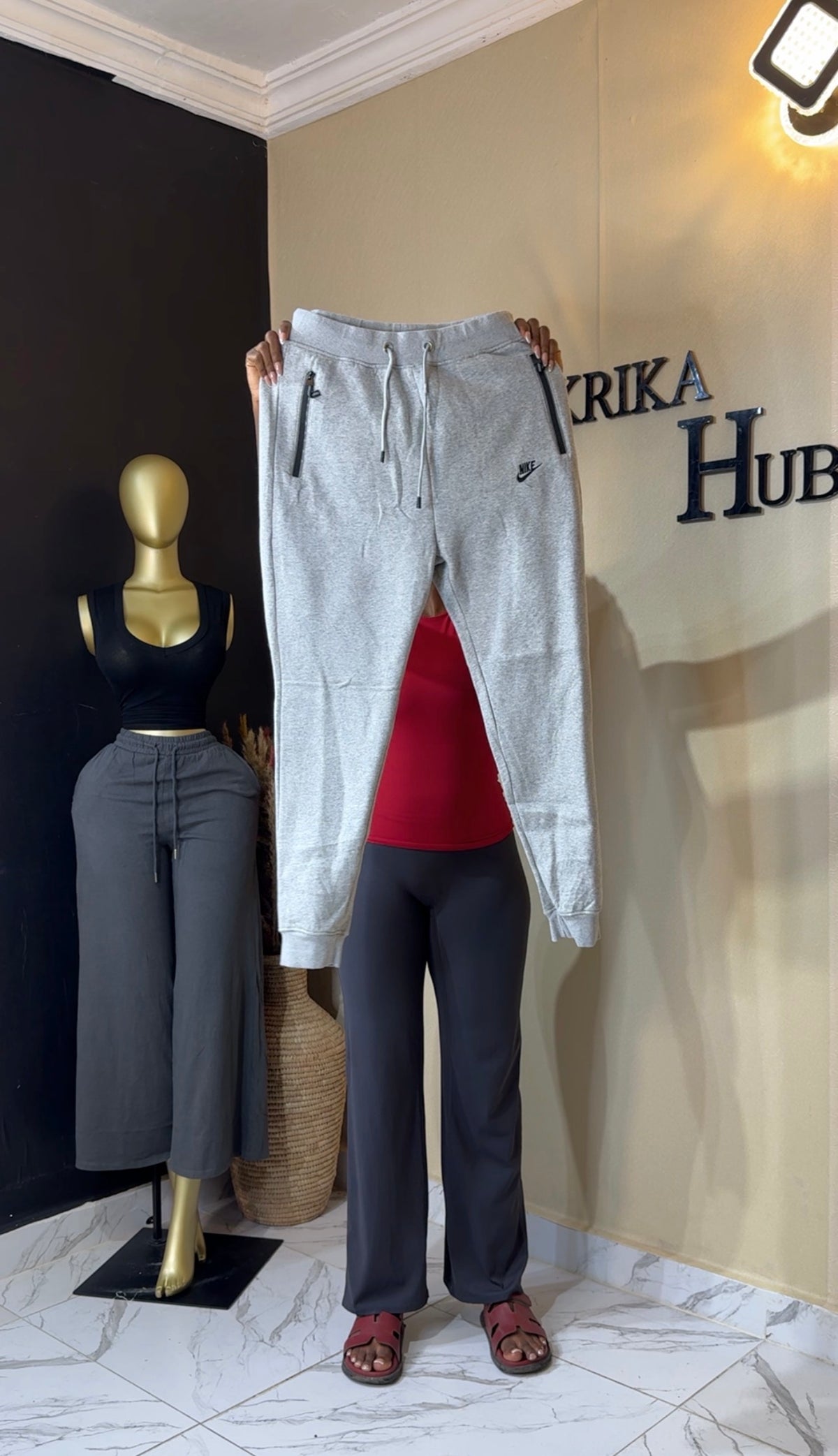 Joggers size 10/12 L44
