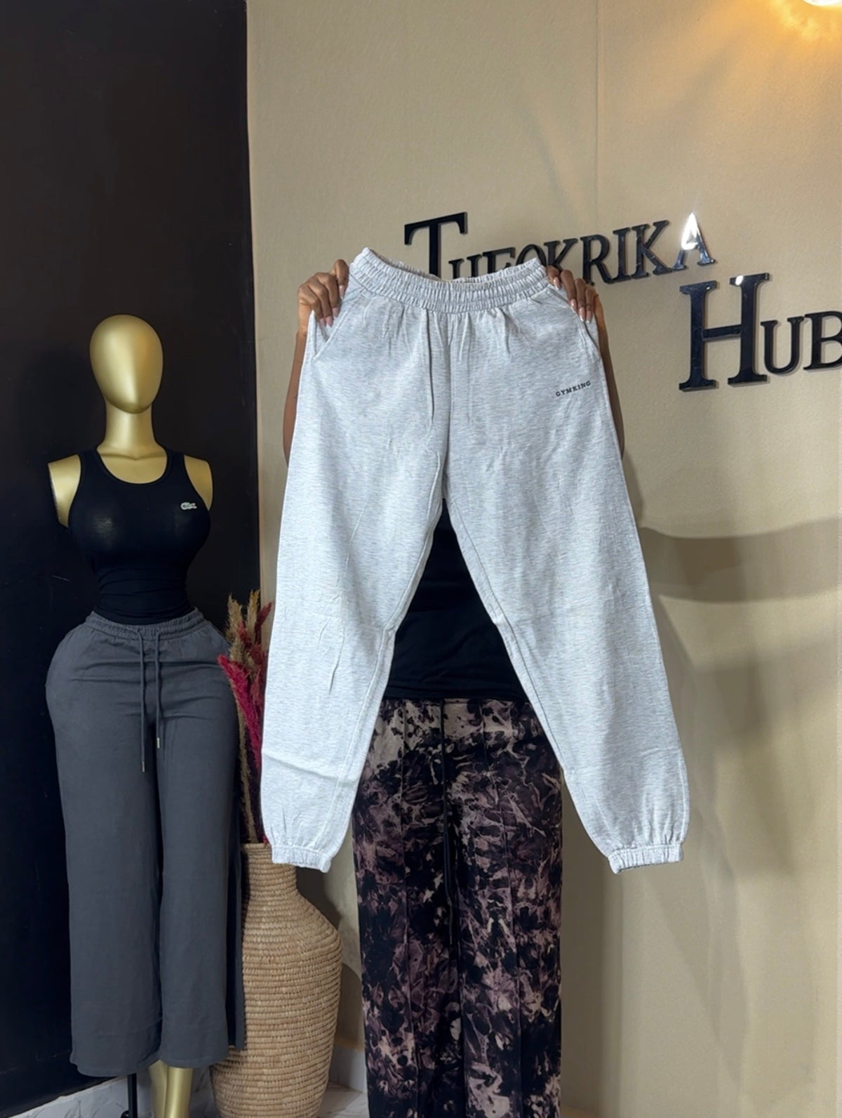 Joggers size 6/8/10 L-42