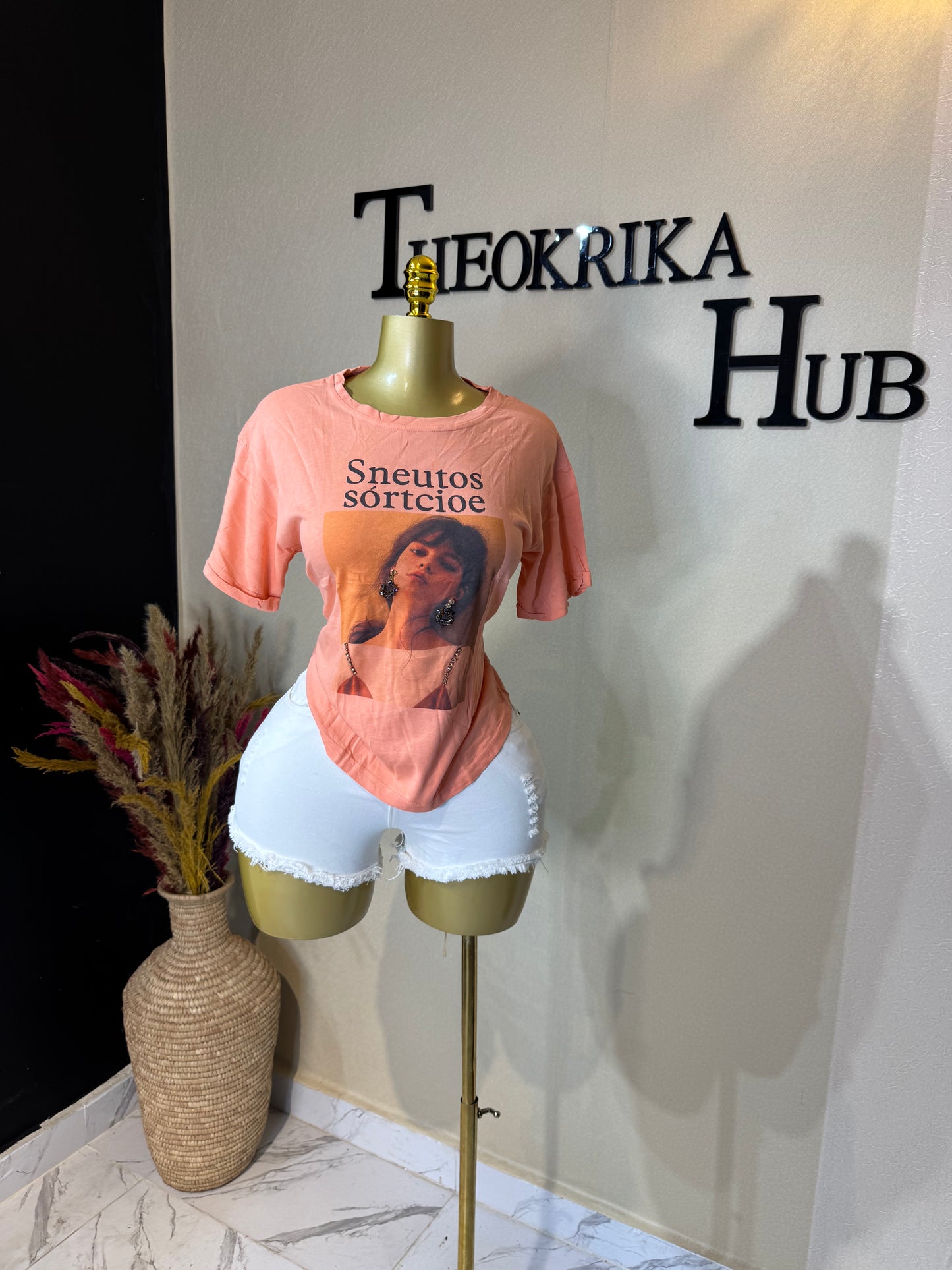 Roundneck top size 8/10