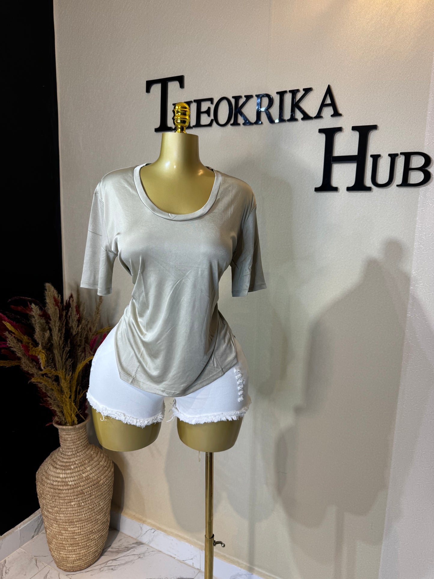 Roundneck top size 16/18