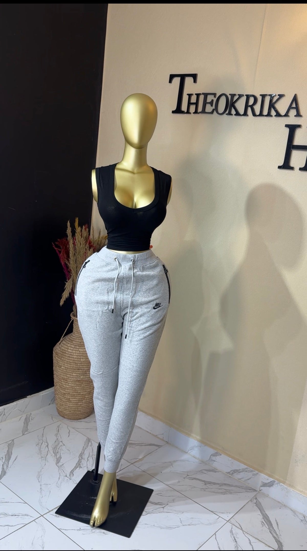 Joggers size 10/12 L44