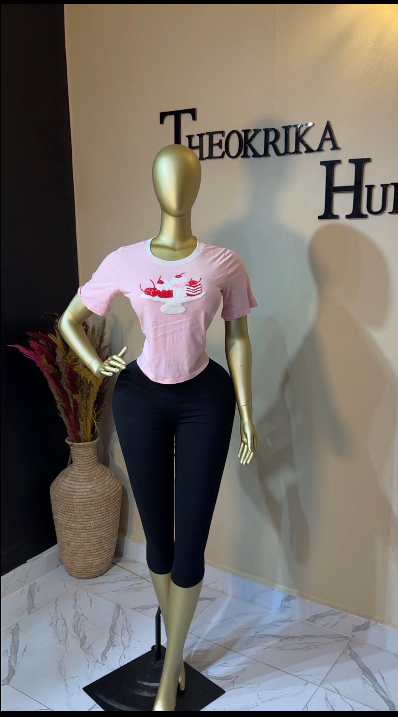 Roundneck top size 8/10