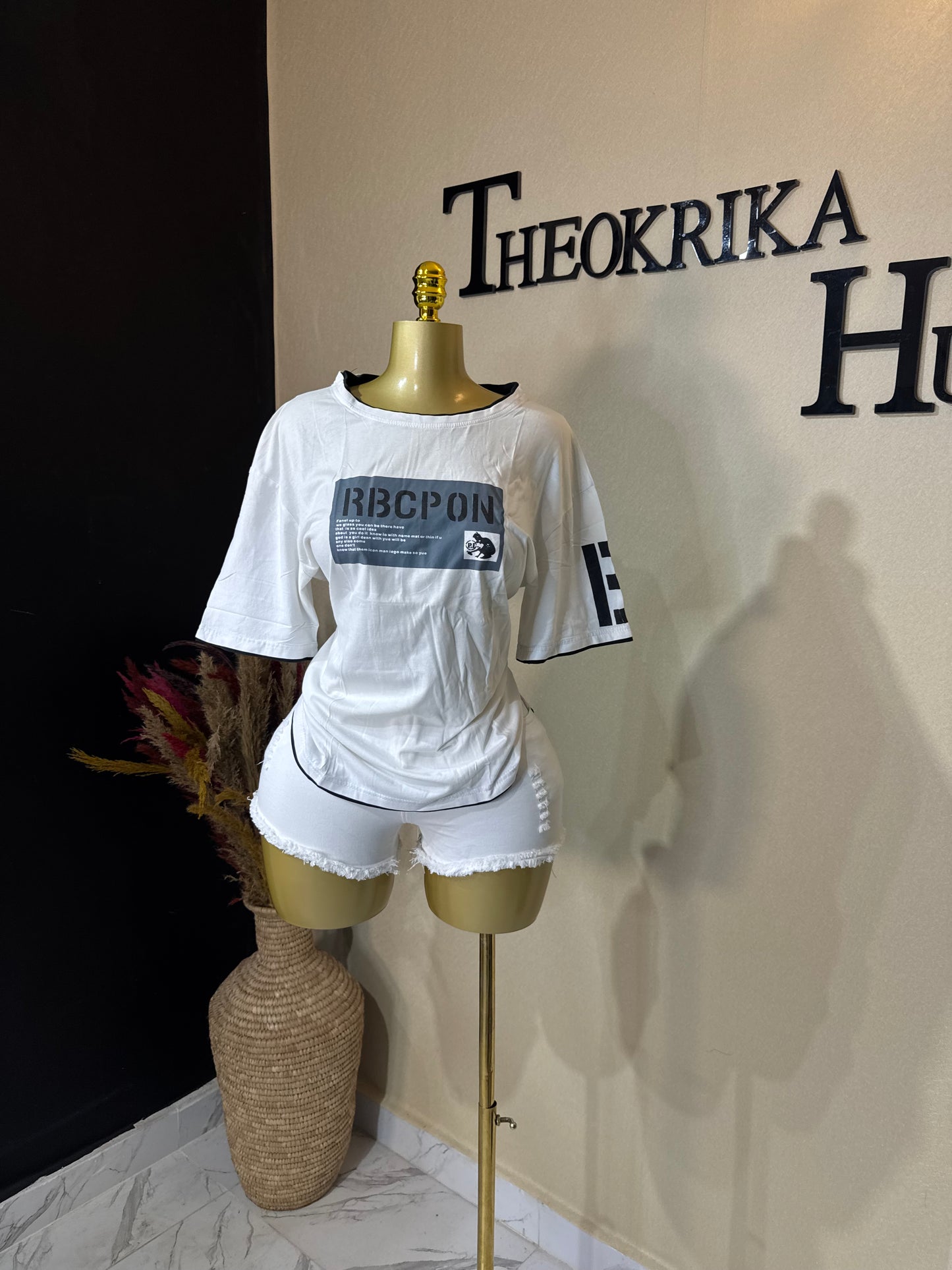 Roundneck top size 14