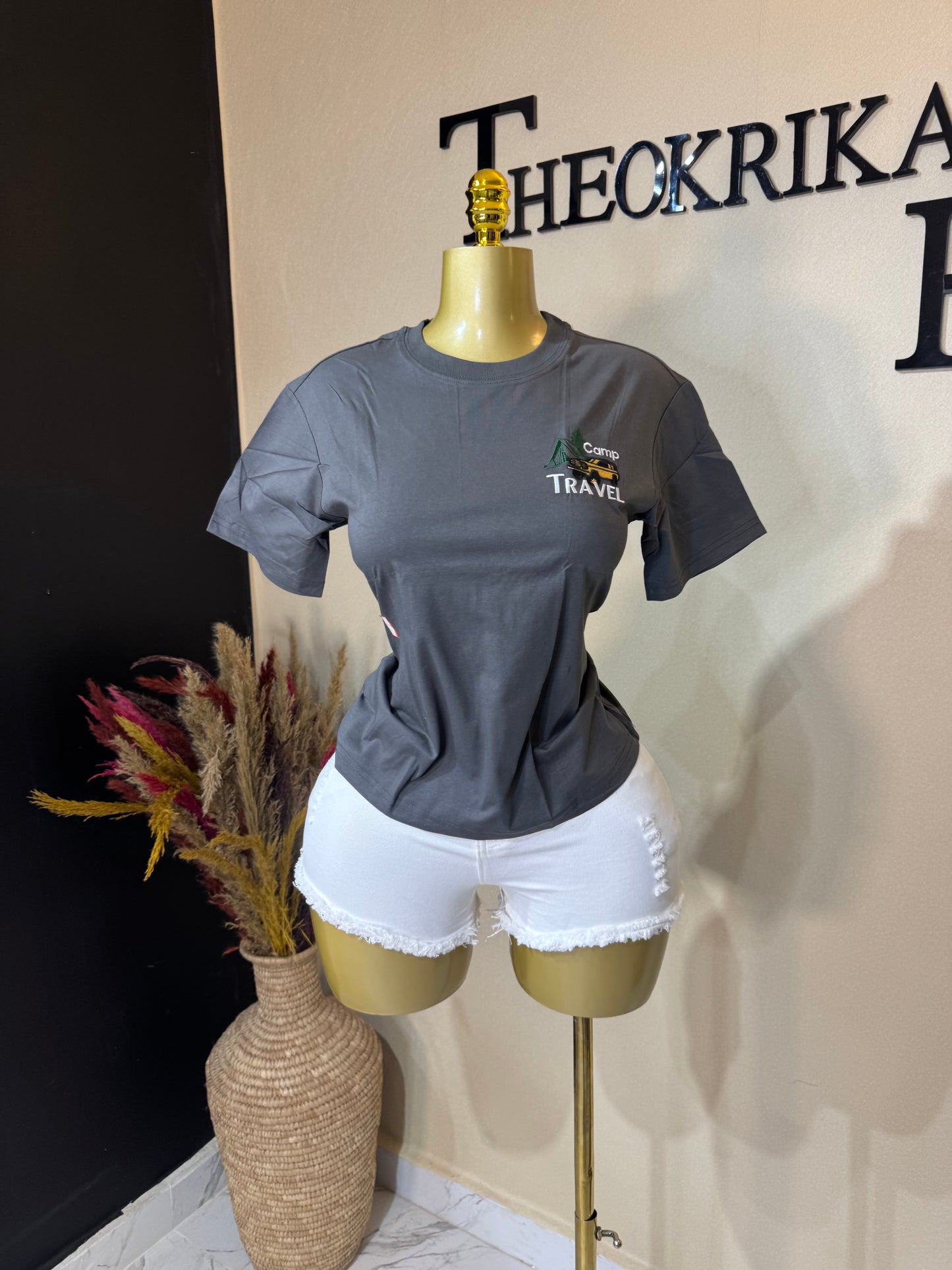 Roundedneck top size 6